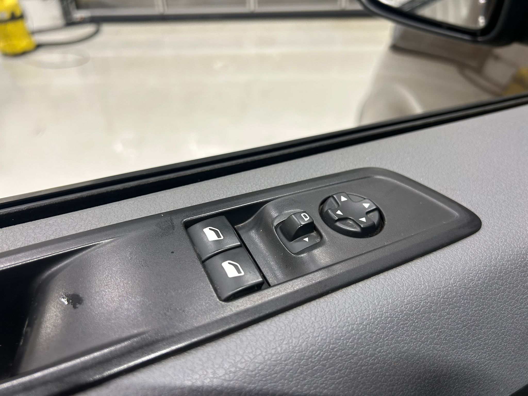 
								Citroen Jumpy BlueHDi 180 M Automaatti full									