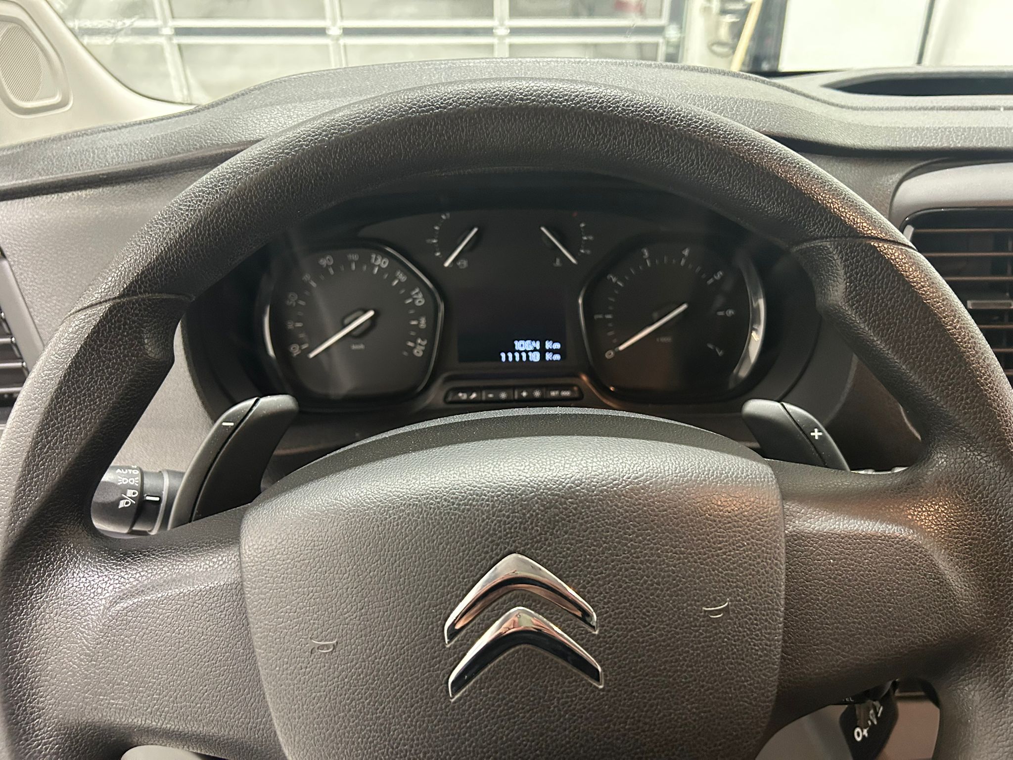 
								Citroen Jumpy BlueHDi 180 M Automaatti full									