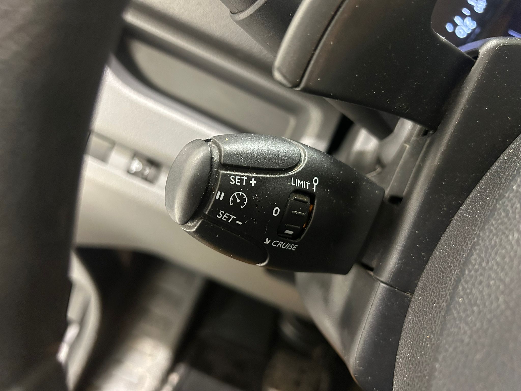 
								Citroen Jumpy BlueHDi 180 M Automaatti full									