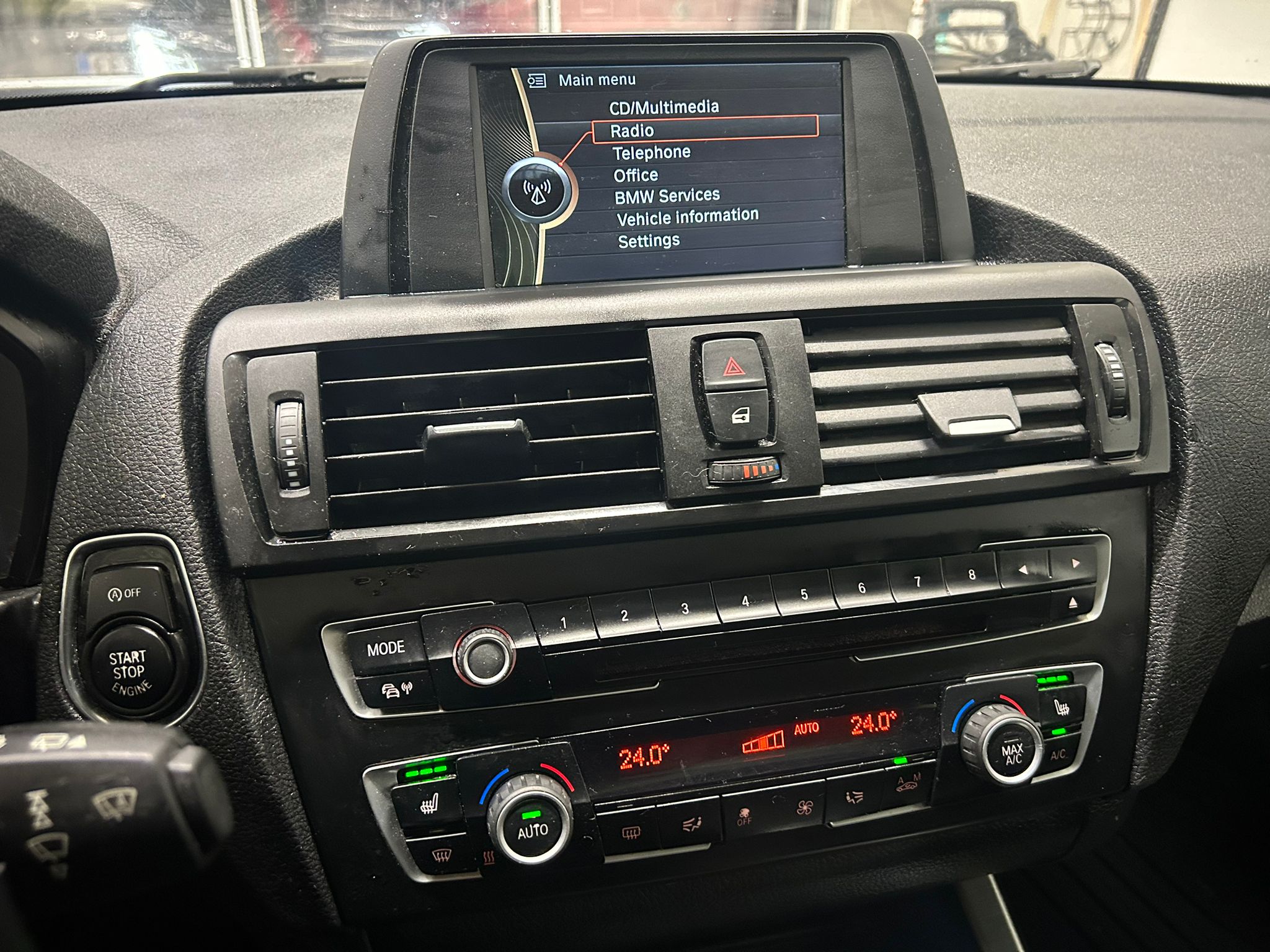 
								BMW 120 F20 TwinPower Turbo Limited xDrive Edition Sport full									