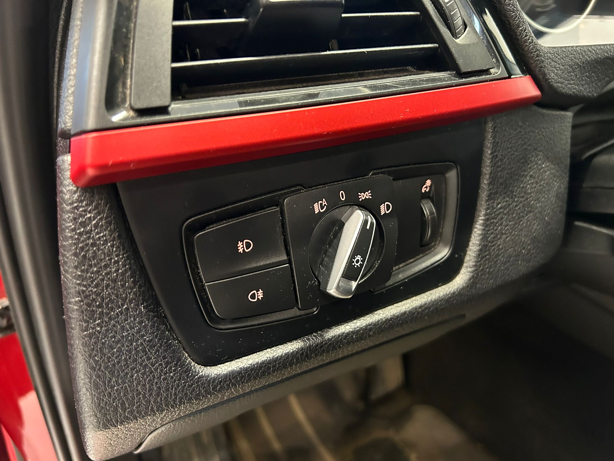 
								BMW 320 TwinPower Turbo A F30 Sedan Sport Line full									