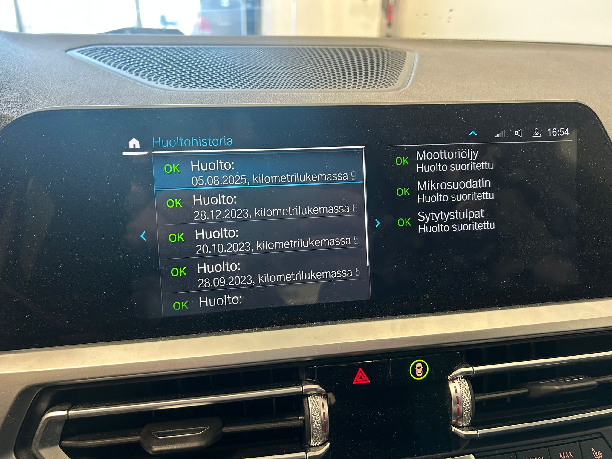 
								BMW 330 G21 Touring 330e xDrive A Charged Edition Sportline full									