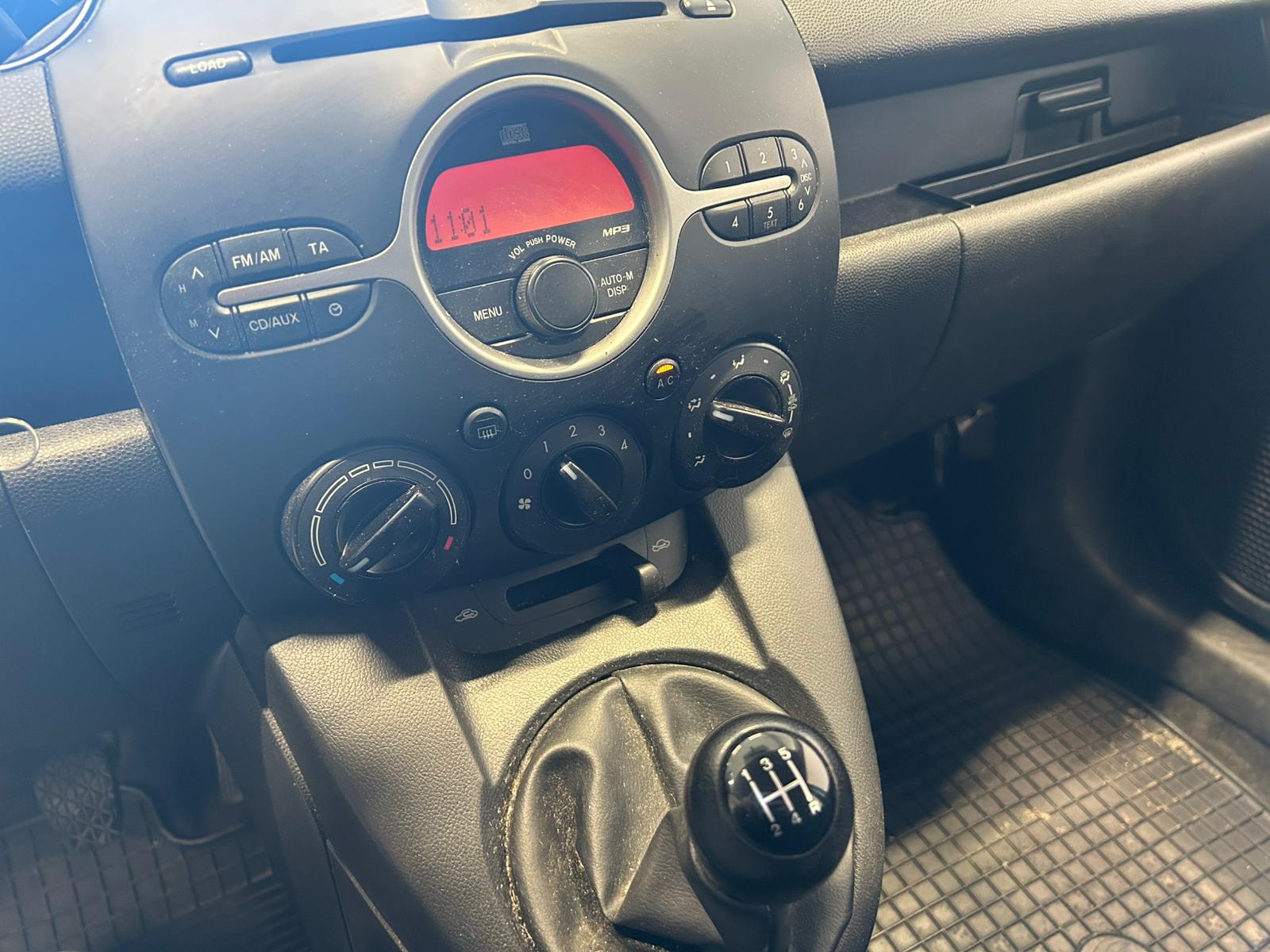 
								Mazda 2 1,3 Classic 5MT 5ov Z01 full									