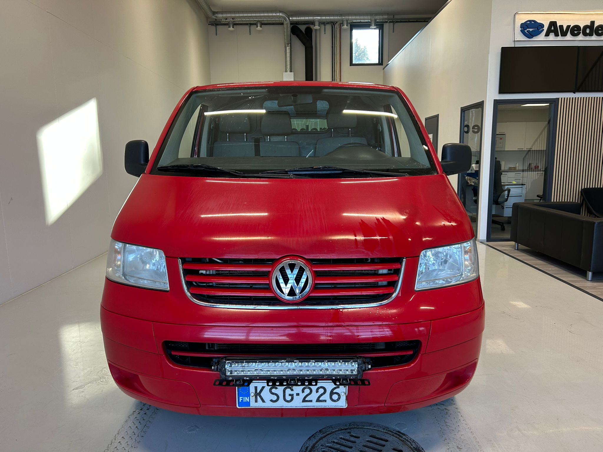 Volkswagen Transporter 1,9 TDI 62 kW Lyhyt