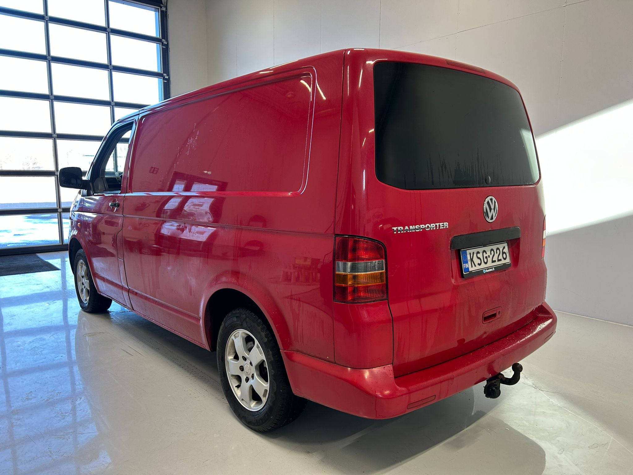 Volkswagen Transporter 1,9 TDI 62 kW Lyhyt