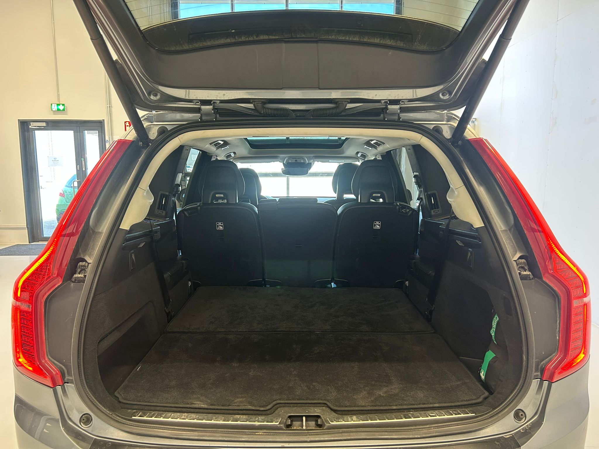 
								Volvo XC90 T8 Twin Engine AWD Momentum aut full									