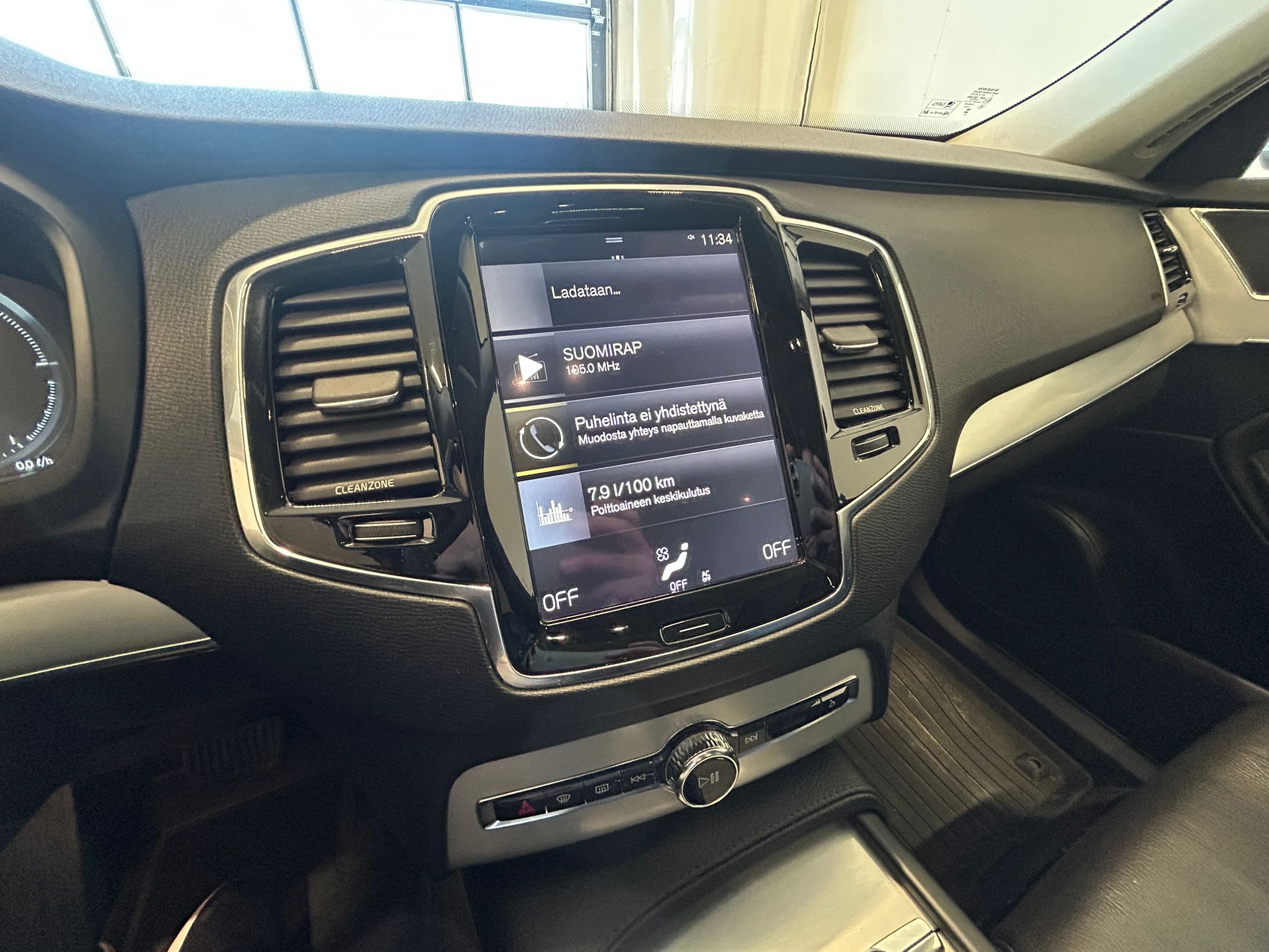 
								Volvo XC90 T8 Twin Engine AWD Momentum aut full									