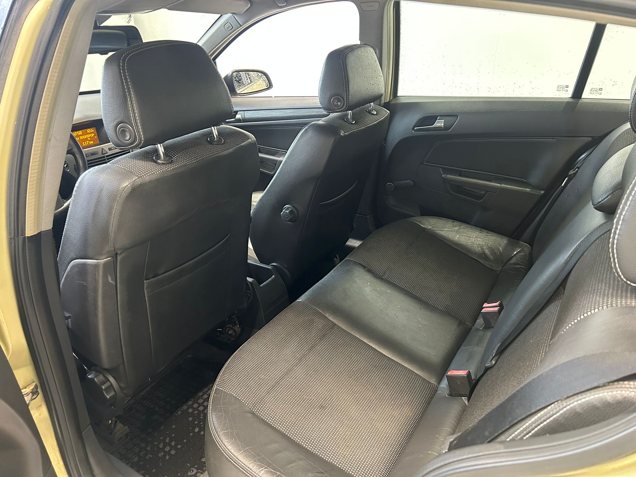 
								Opel Astra 1,6 Twinport Cosmo 5d full									