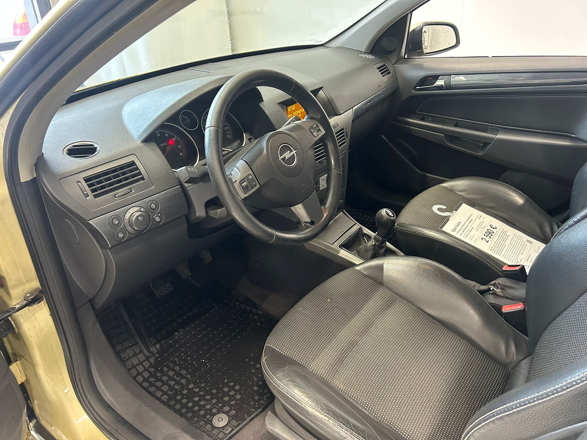 
								Opel Astra 1,6 Twinport Cosmo 5d full									