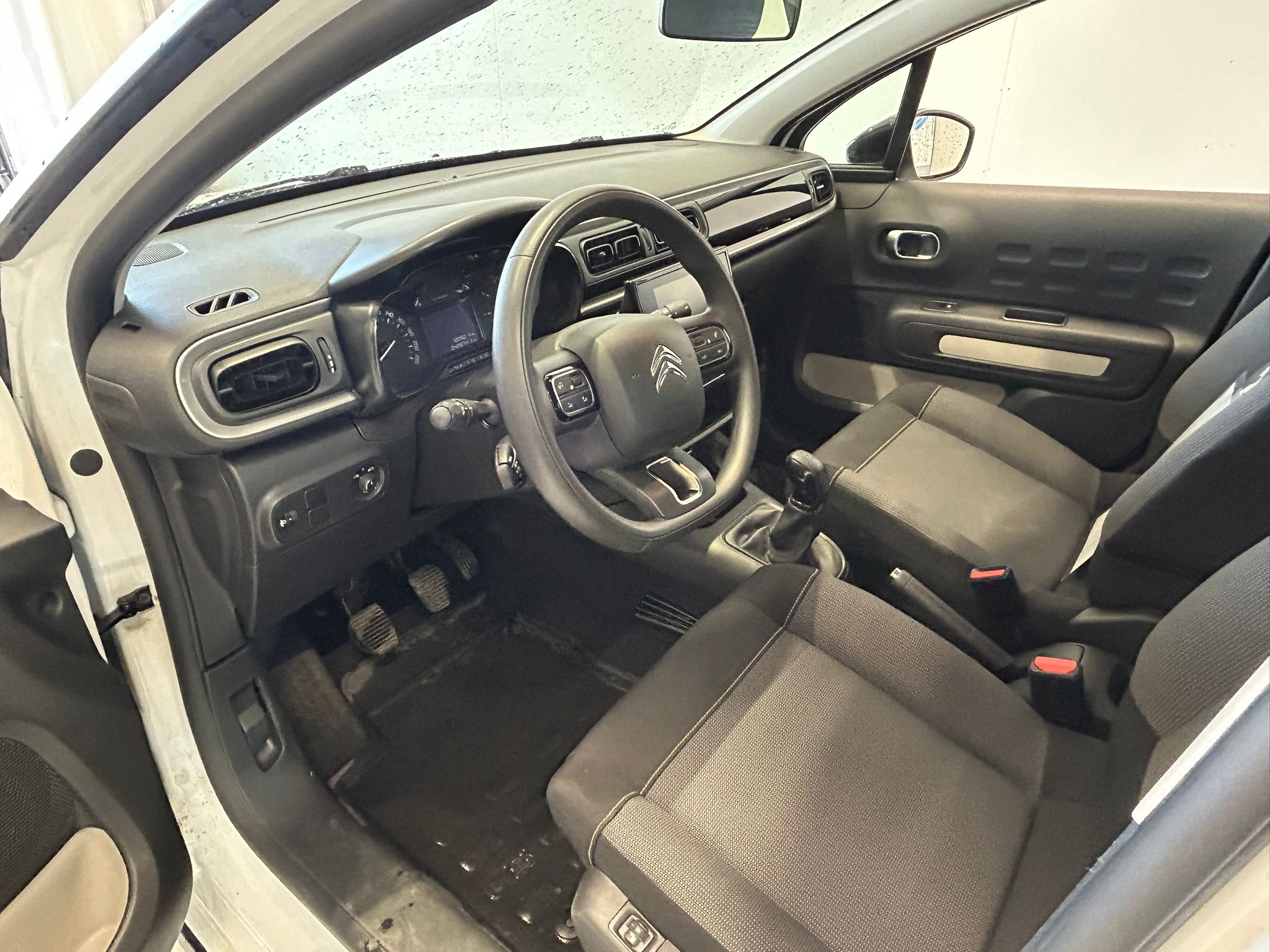 
								Citroen C3 PureTech 82 Lauch Edition full									