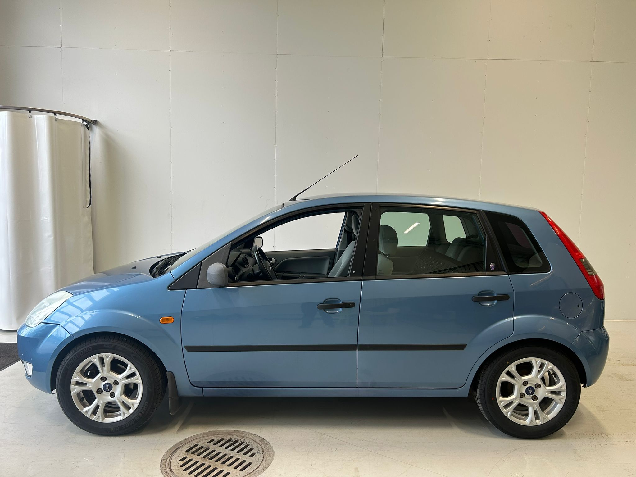 Ford Fiesta 1,4i 80hv Ghia 5d