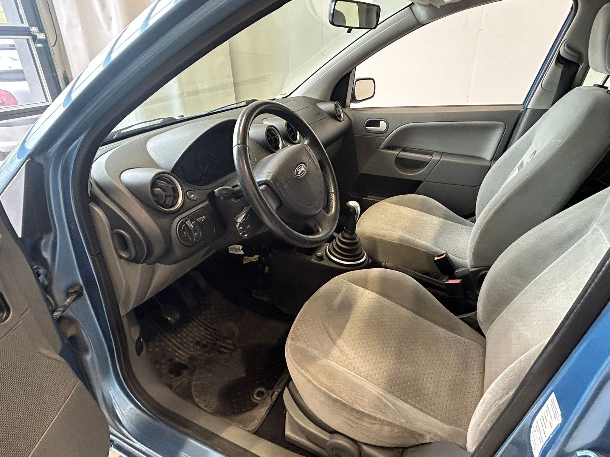
								Ford Fiesta 1,4i 80hv Ghia 5d full									