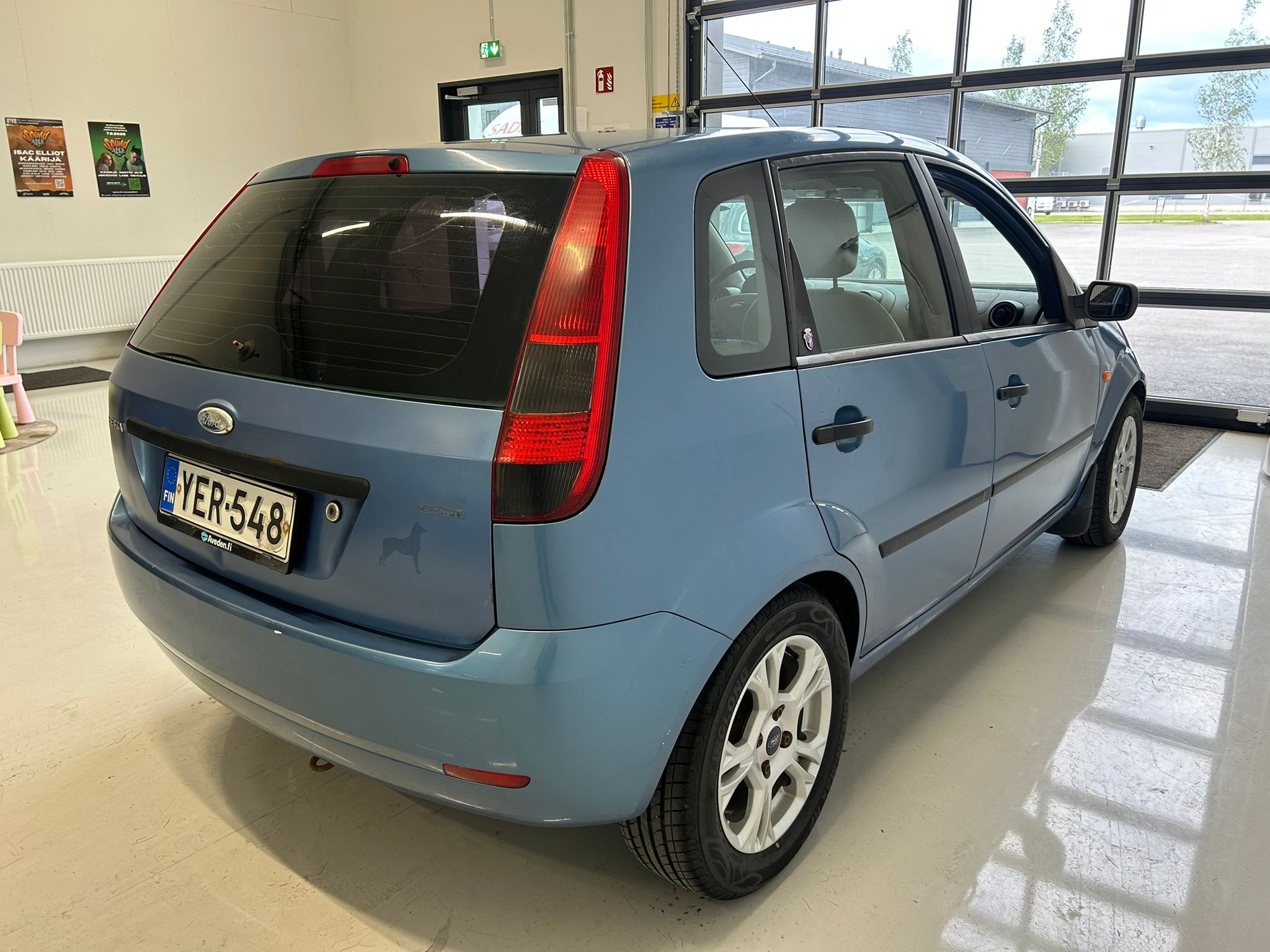 
								Ford Fiesta 1,4i 80hv Ghia 5d full									