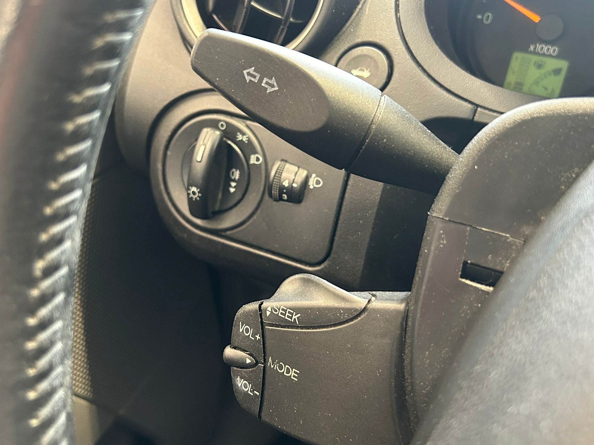 
								Ford Fiesta 1,4i 80hv Ghia 5d full									