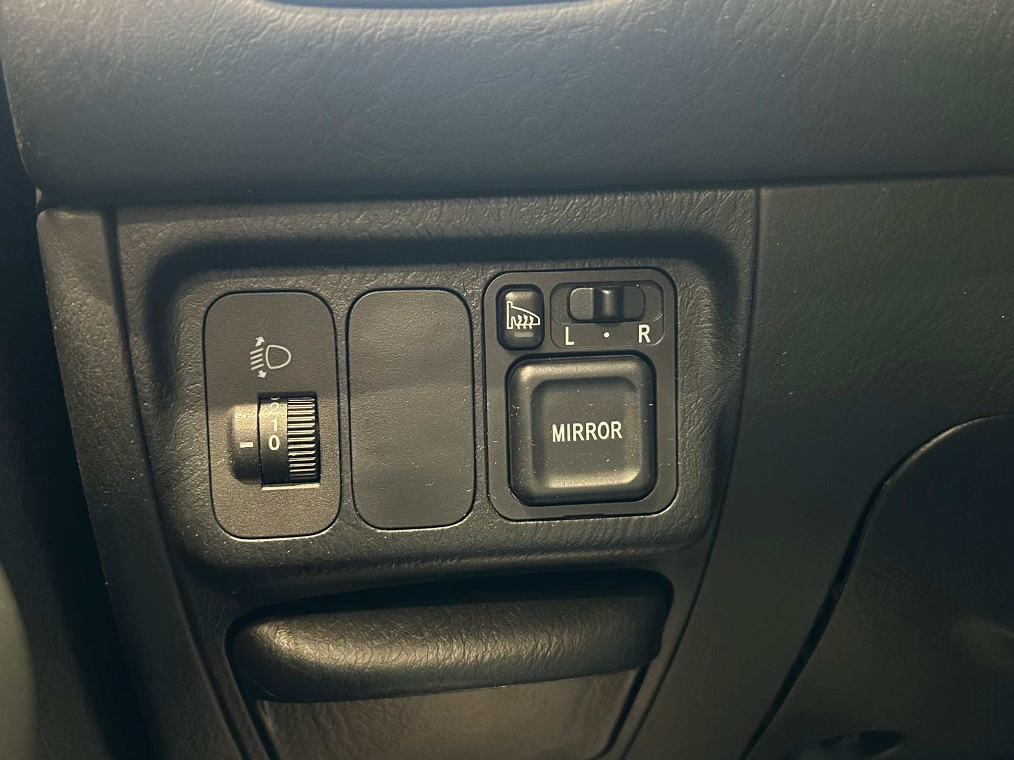 
								Honda Civic 1.6, 110hv. Ilmastointi, Lohkolämmitin sisähaaralla full									