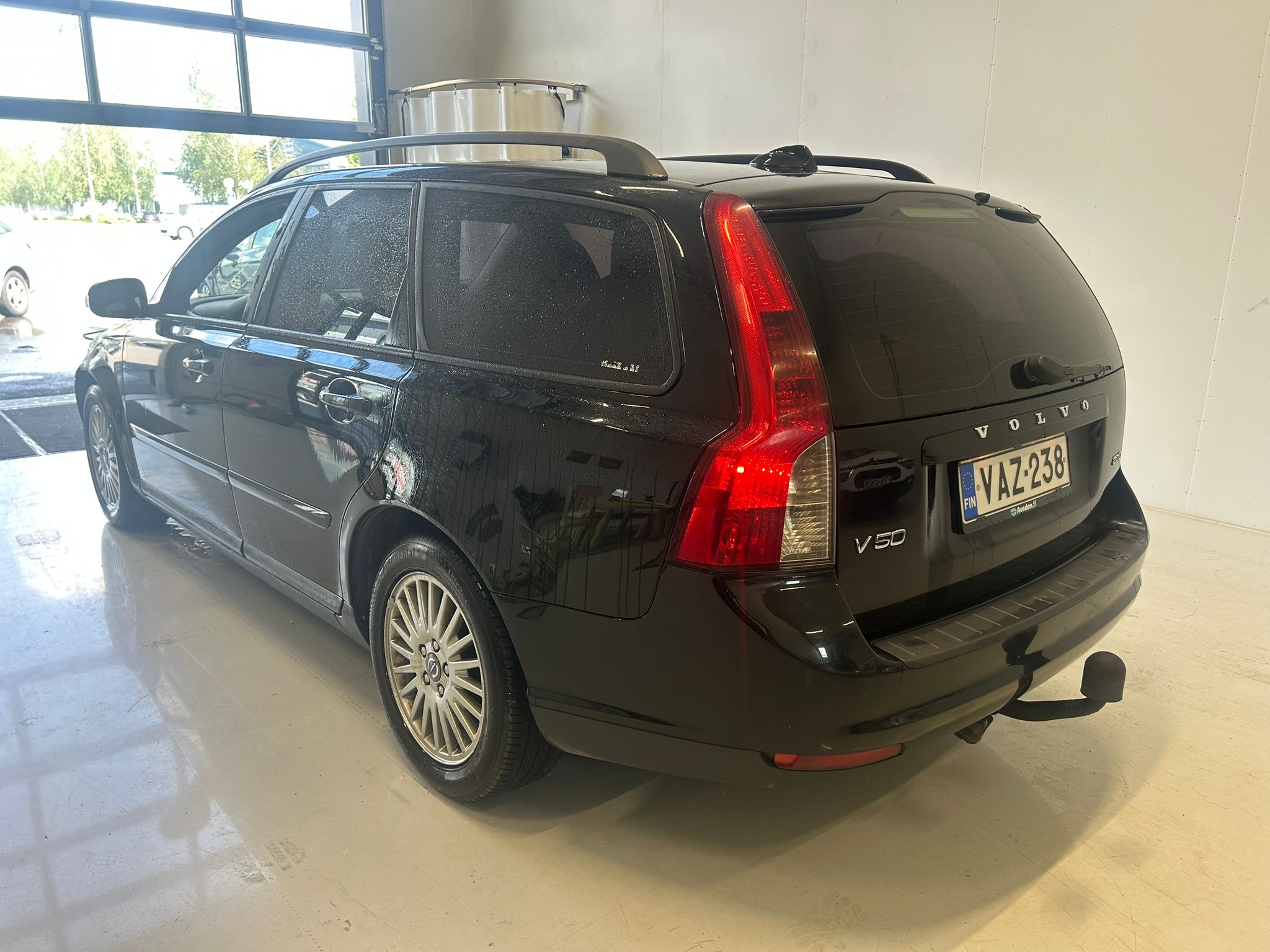 
								Volvo V50 2,0D (136 hv) Kinetic man full									
