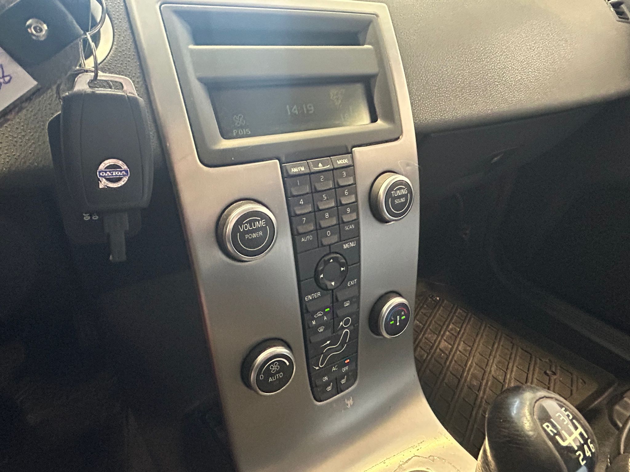 
								Volvo V50 2,0D (136 hv) Kinetic man full									
