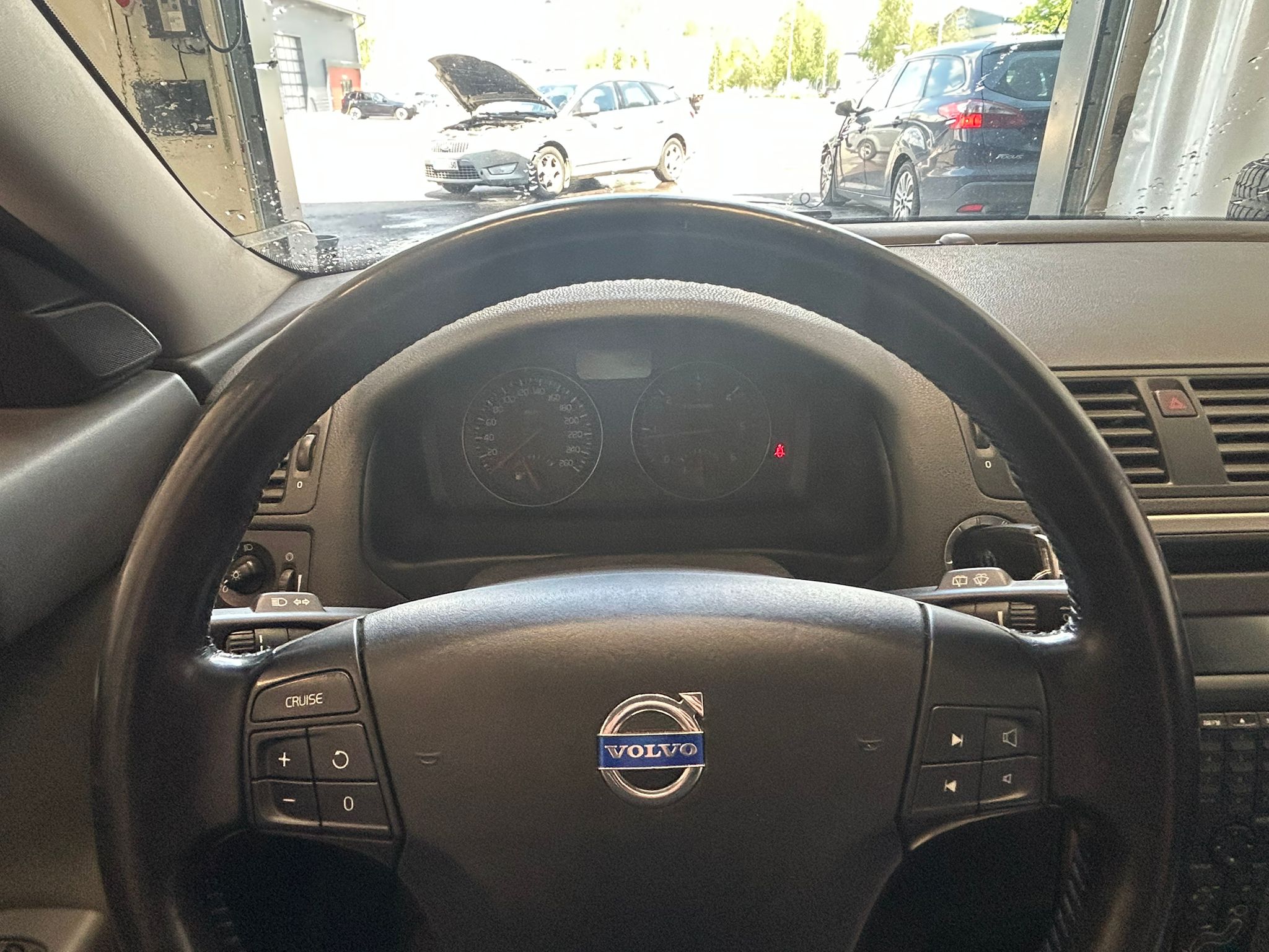 
								Volvo V50 2,0D (136 hv) Kinetic man full									