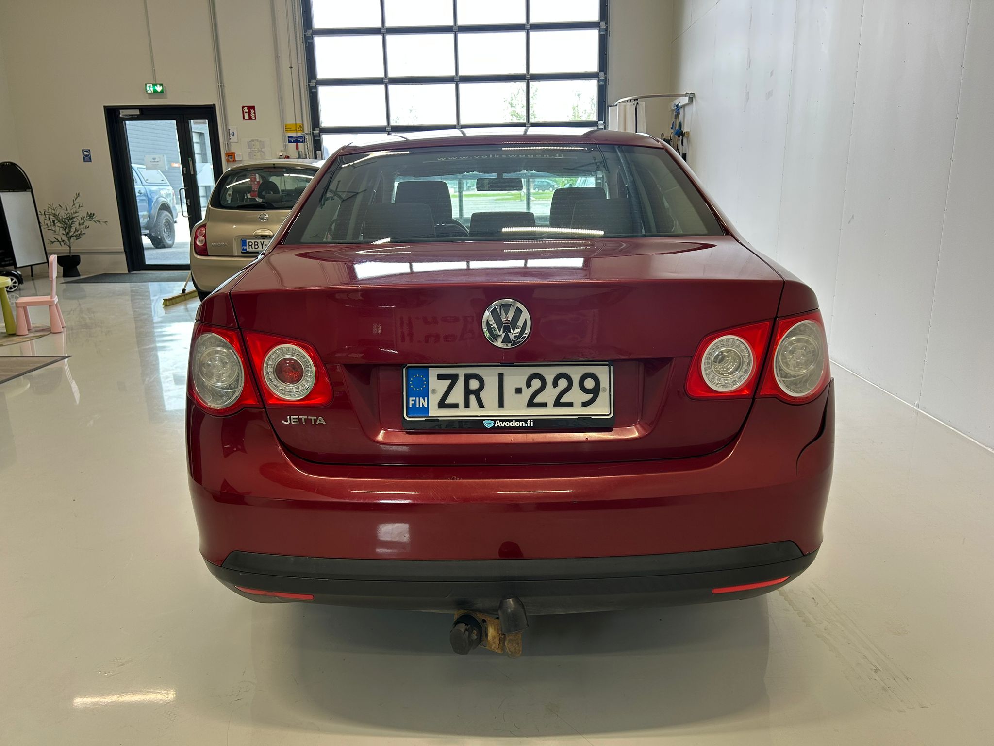 
								Volkswagen Jetta Trendline 1,6 75 kW full									