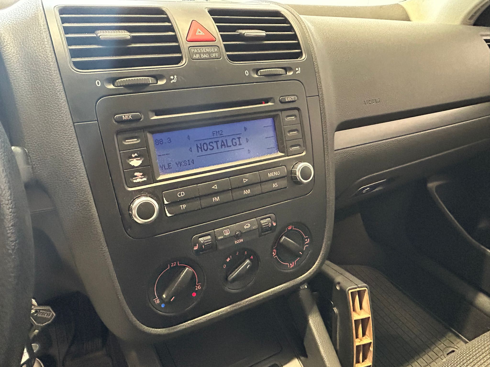 
								Volkswagen Jetta Trendline 1,6 75 kW full									
