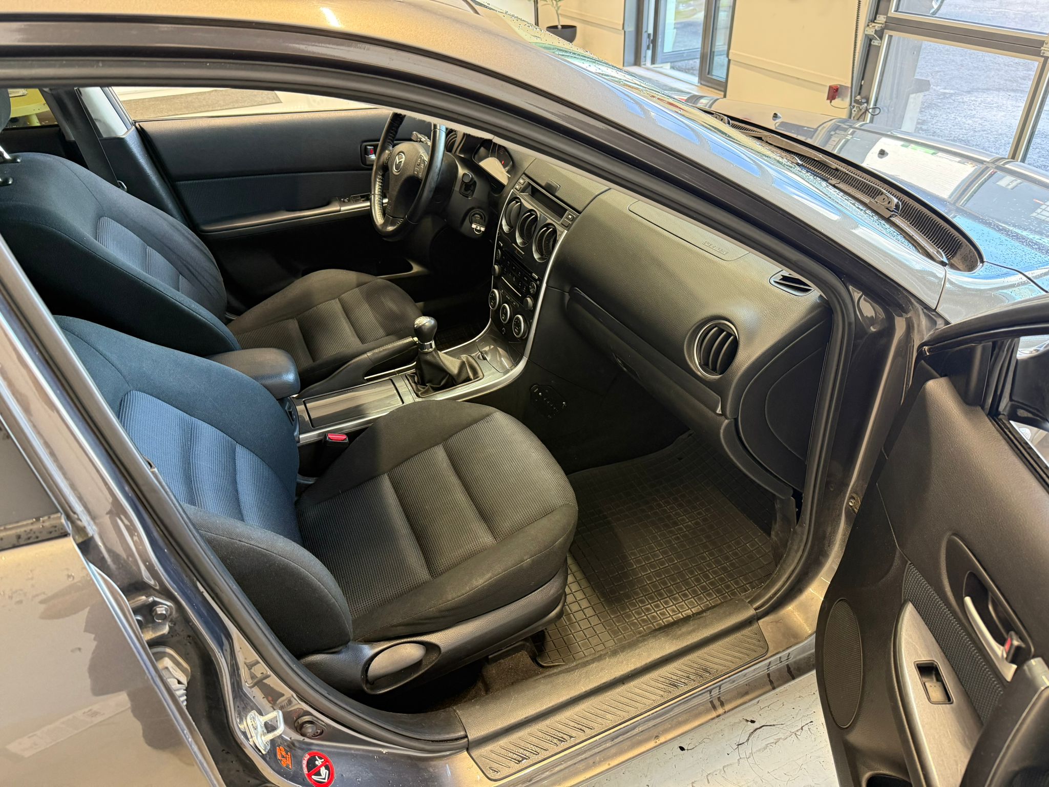 
								Mazda 6 Sport Wagon 1,8 full									