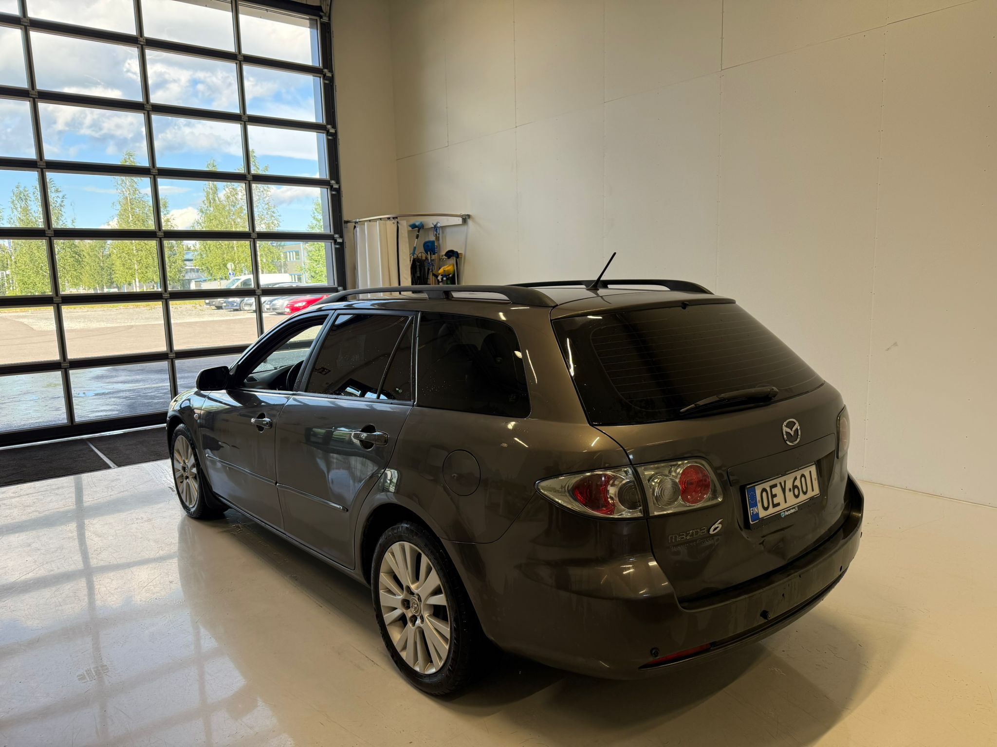 
								Mazda 6 Sport Wagon 1,8 full									