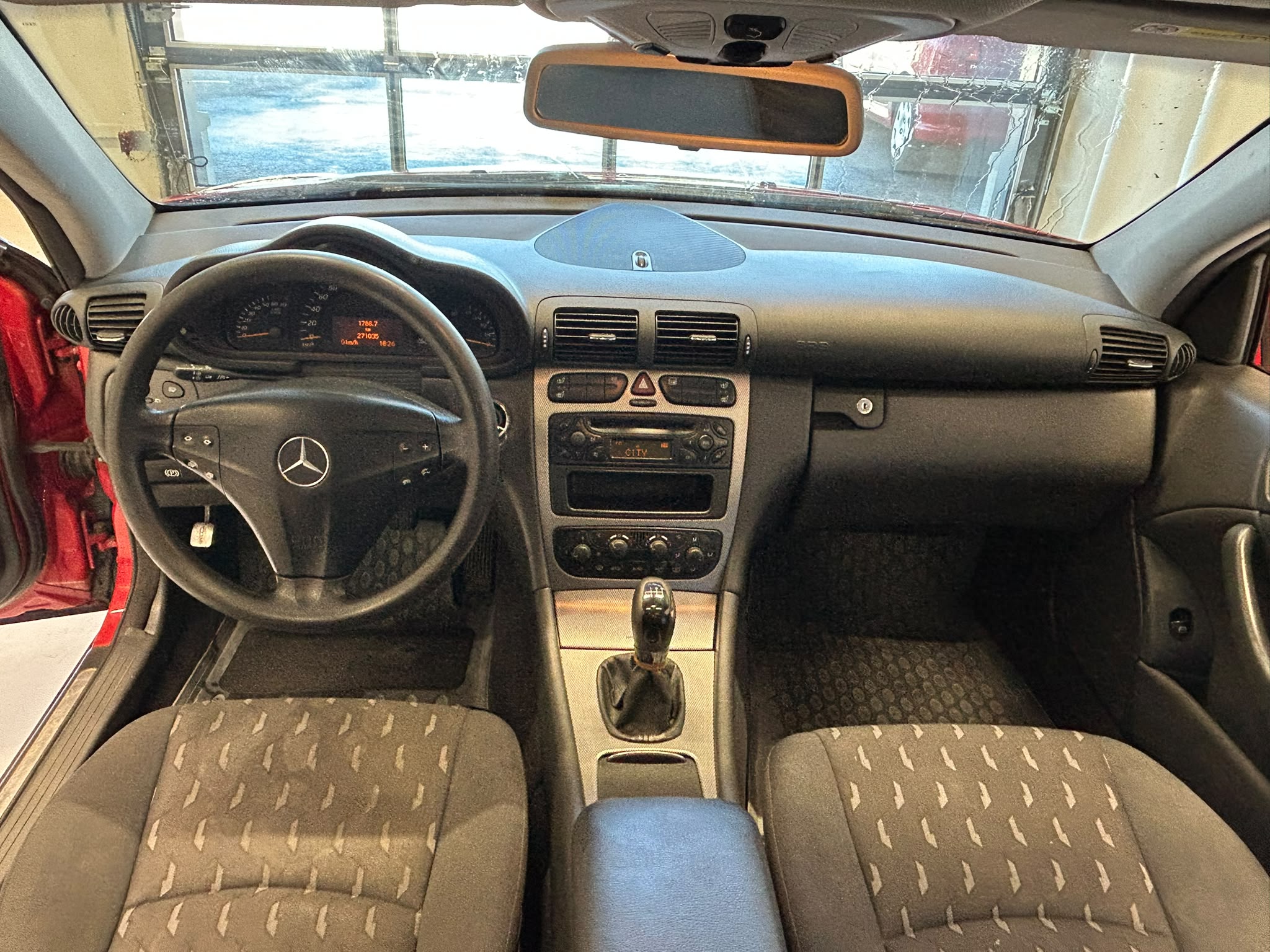 
								Mercedes-Benz C 180 Kompressor full									