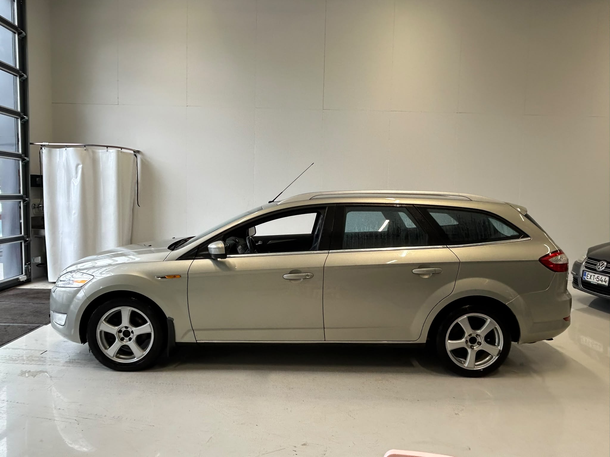 Ford Mondeo 2,0 TDCi 140hv DPF autom. Titanium Business A6 Wagon