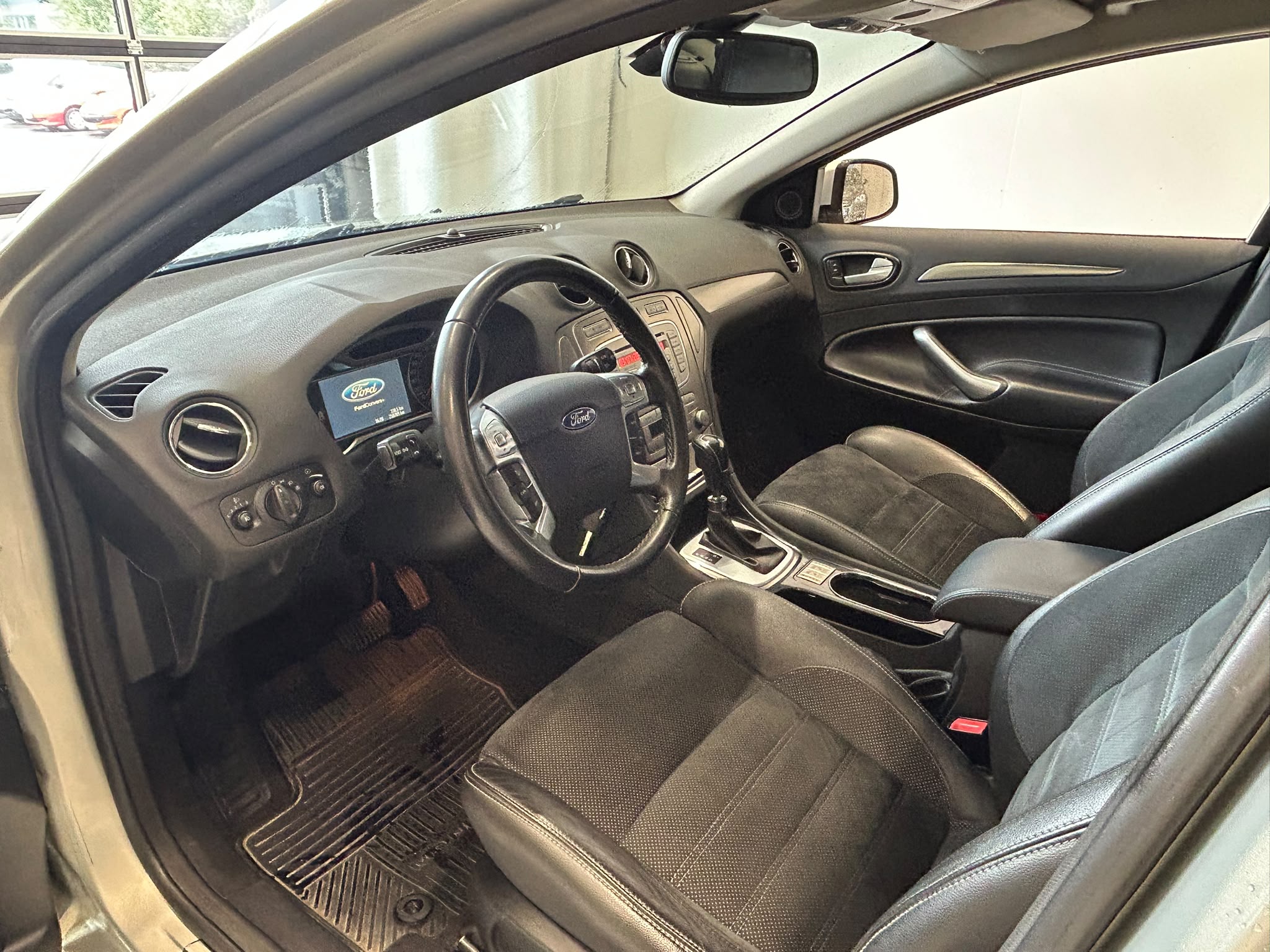 
								Ford Mondeo 2,0 TDCi 140hv DPF autom. Titanium Business A6 Wagon full									