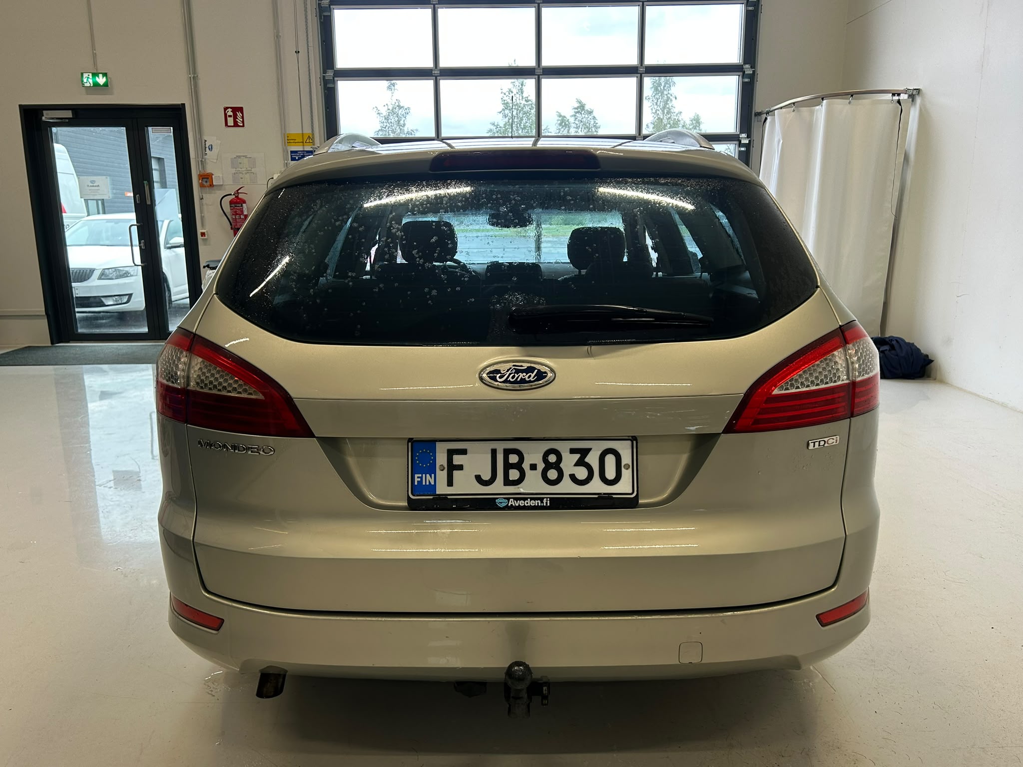 
								Ford Mondeo 2,0 TDCi 140hv DPF autom. Titanium Business A6 Wagon full									