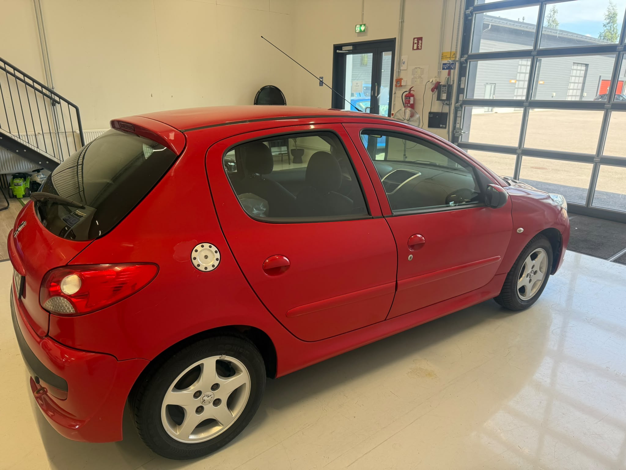 
								Peugeot 206+ Sport Limited 5-ov full									