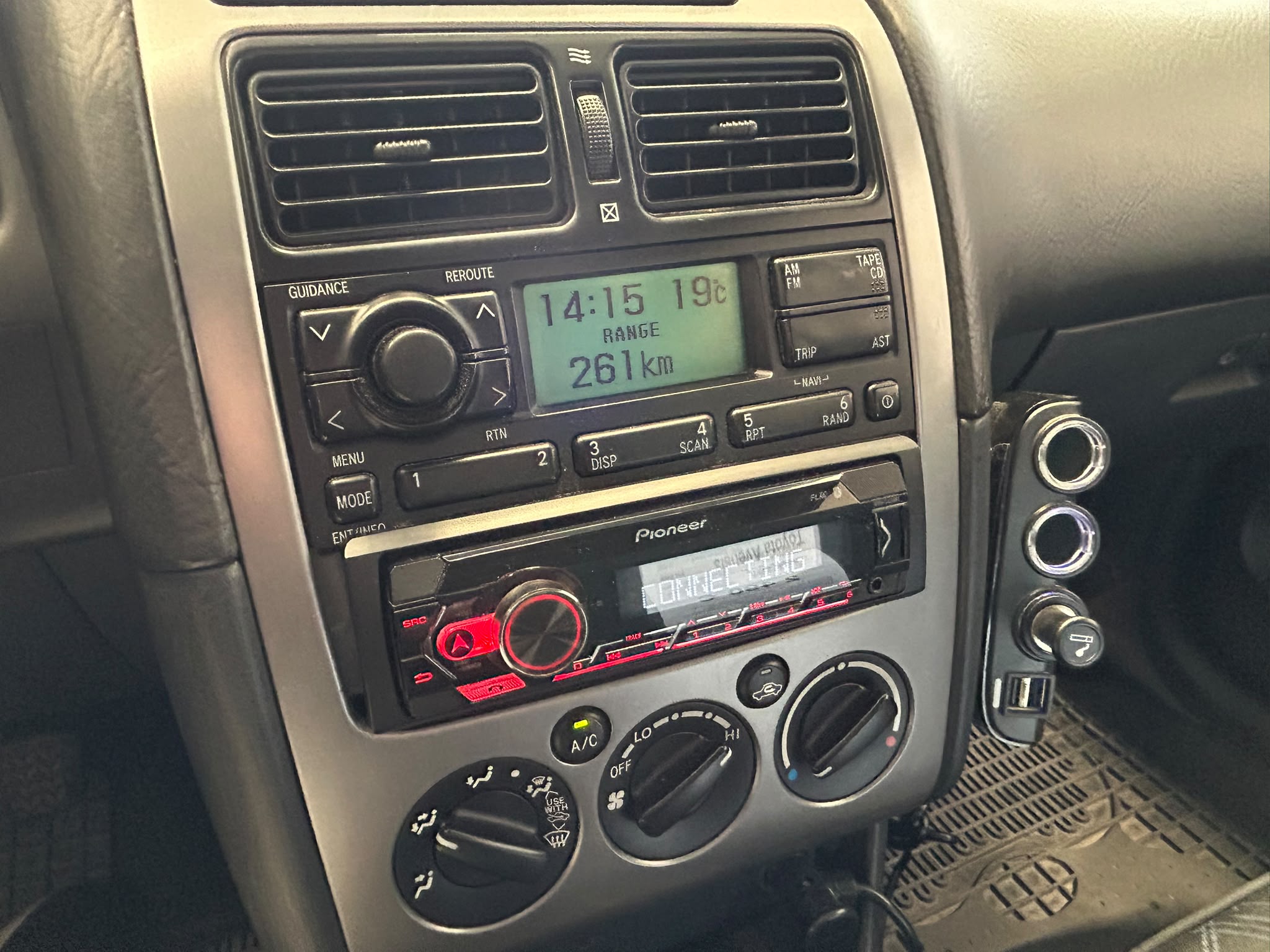 
								Toyota Avensis Liftback 1.8 VVT-i full									
