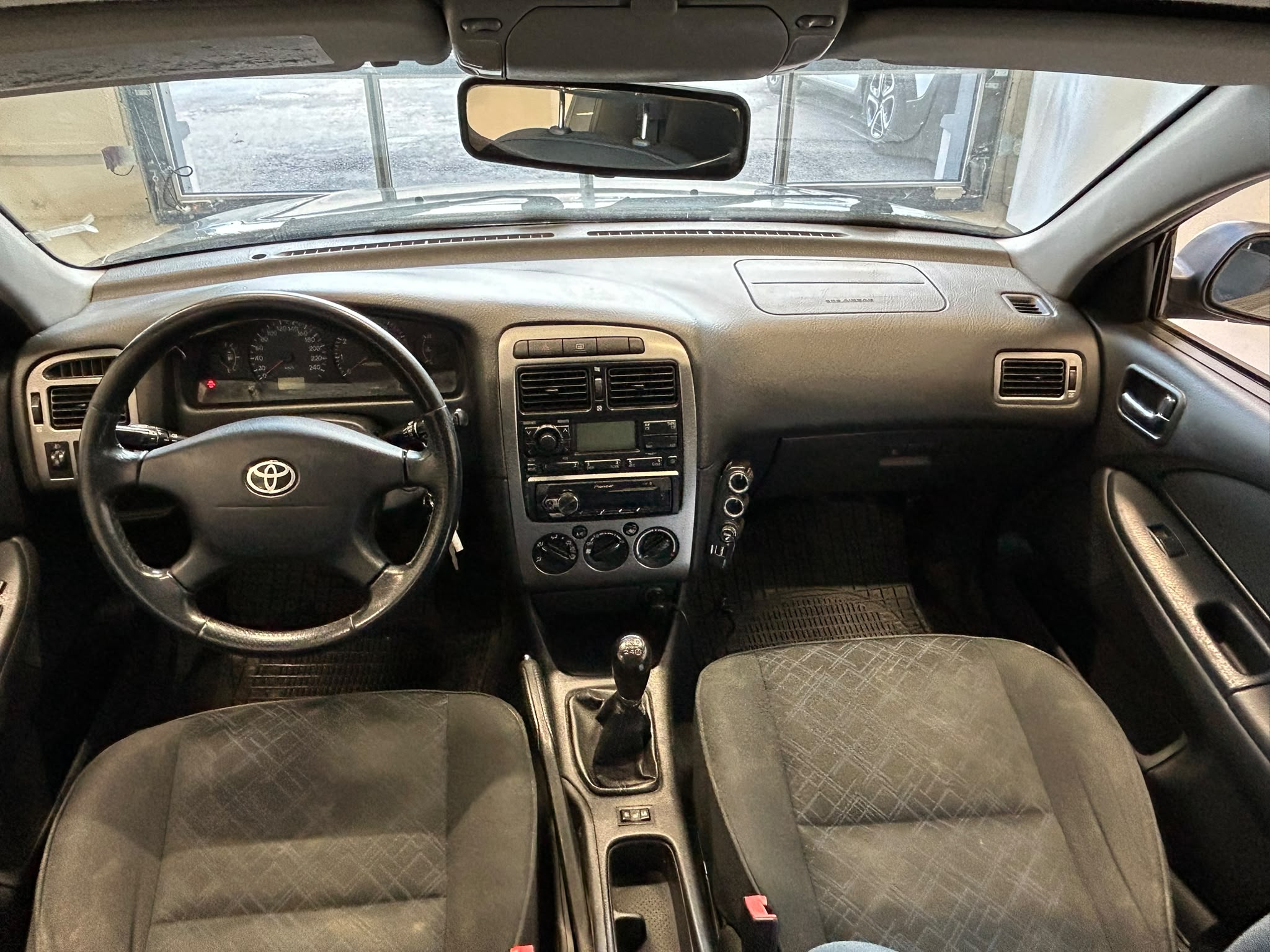 
								Toyota Avensis Liftback 1.8 VVT-i full									