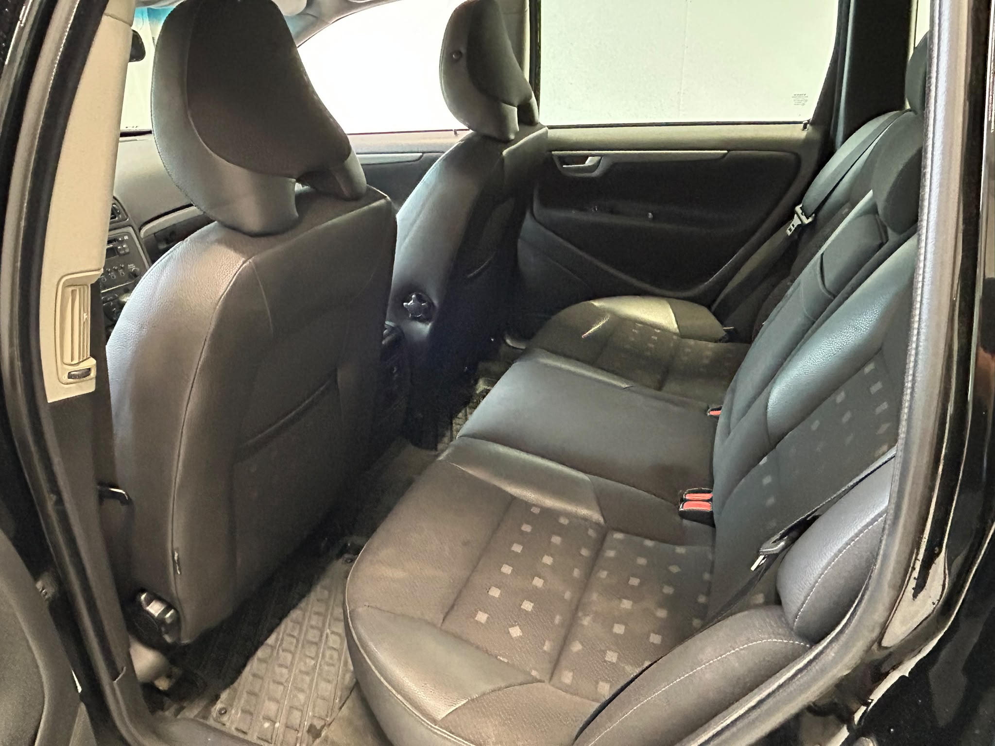
								Volvo V70 2,4 170 hv kinetic aut full									