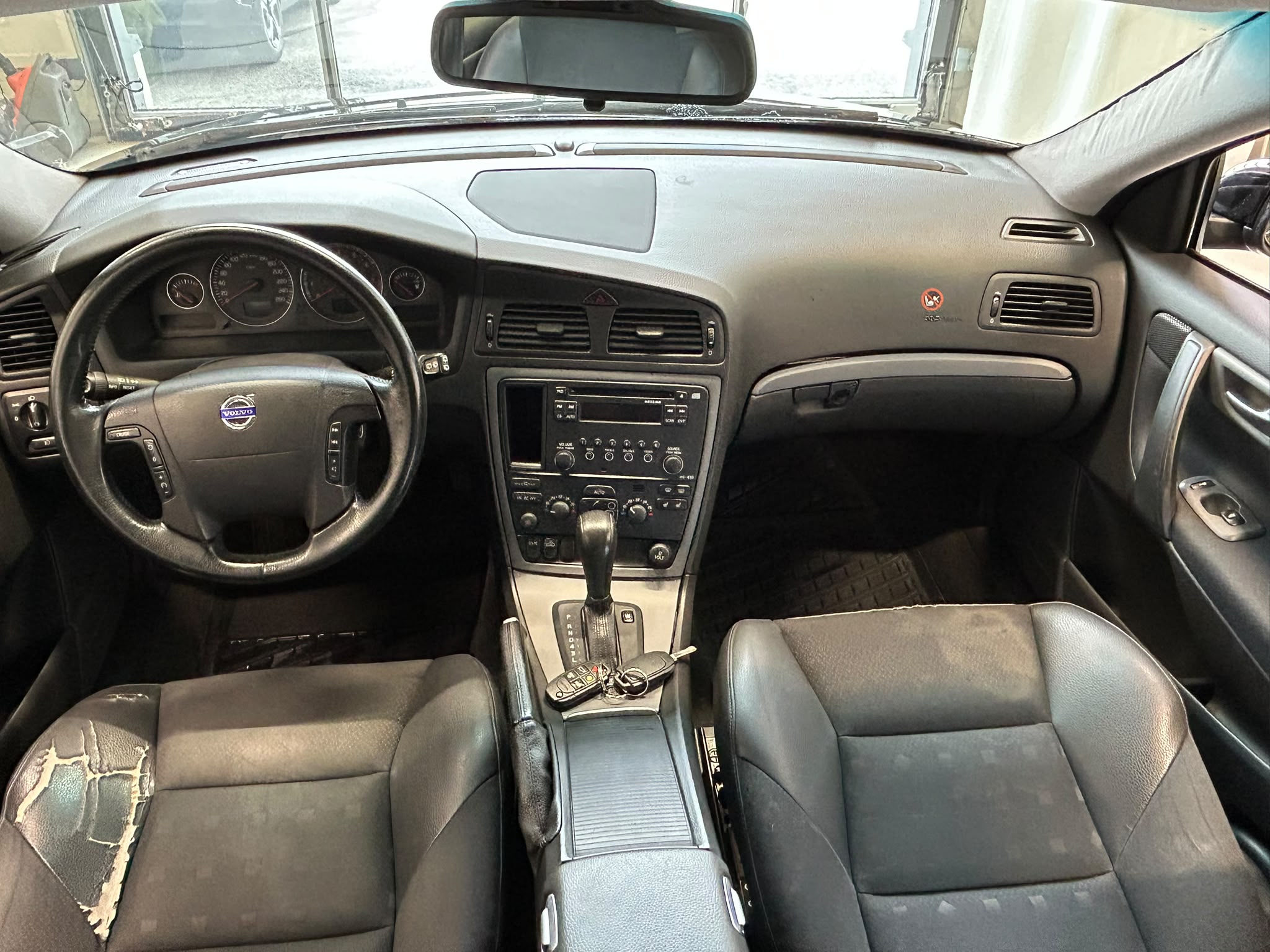 
								Volvo V70 2,4 170 hv kinetic aut full									