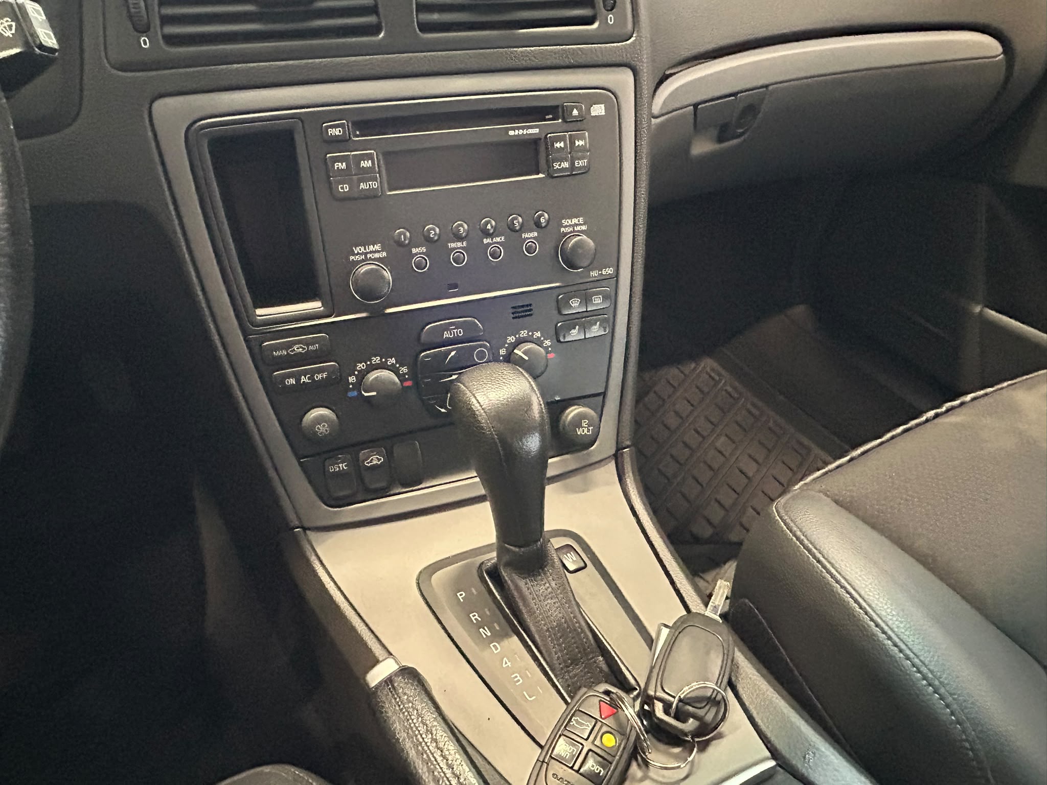 
								Volvo V70 2,4 170 hv kinetic aut full									