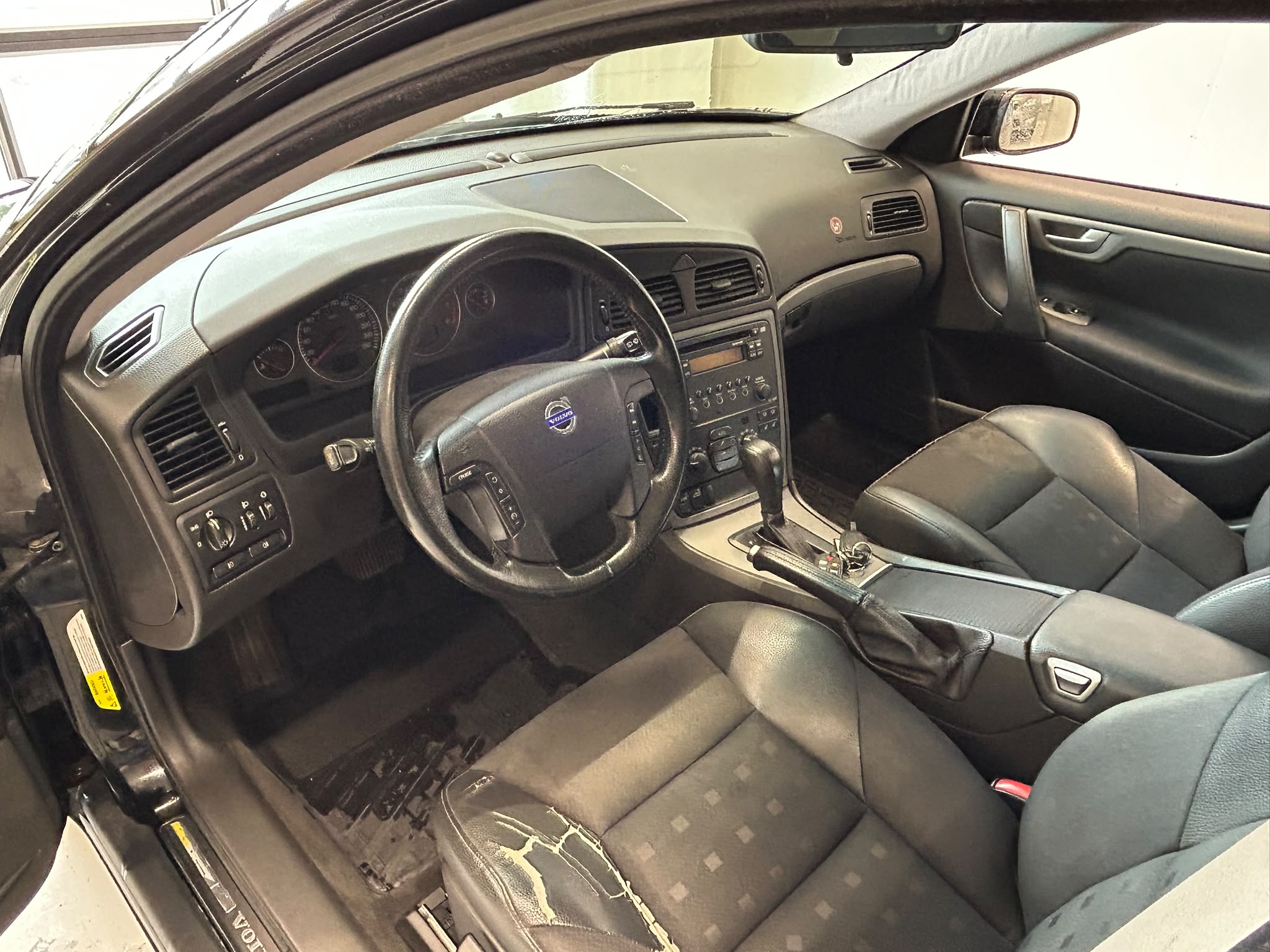 
								Volvo V70 2,4 170 hv kinetic aut full									