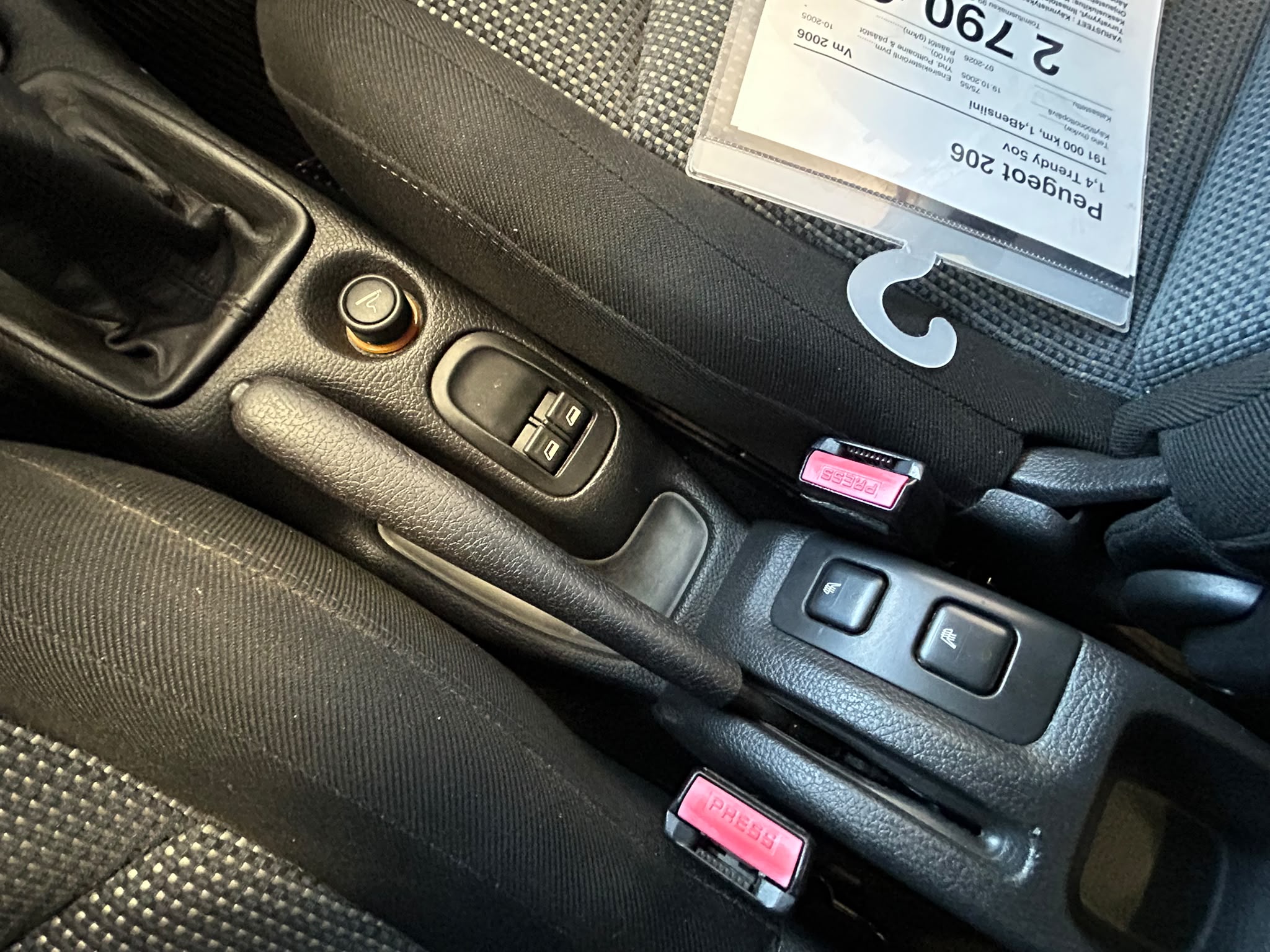 
								Peugeot 206 1,4 Trendy 5ov full									