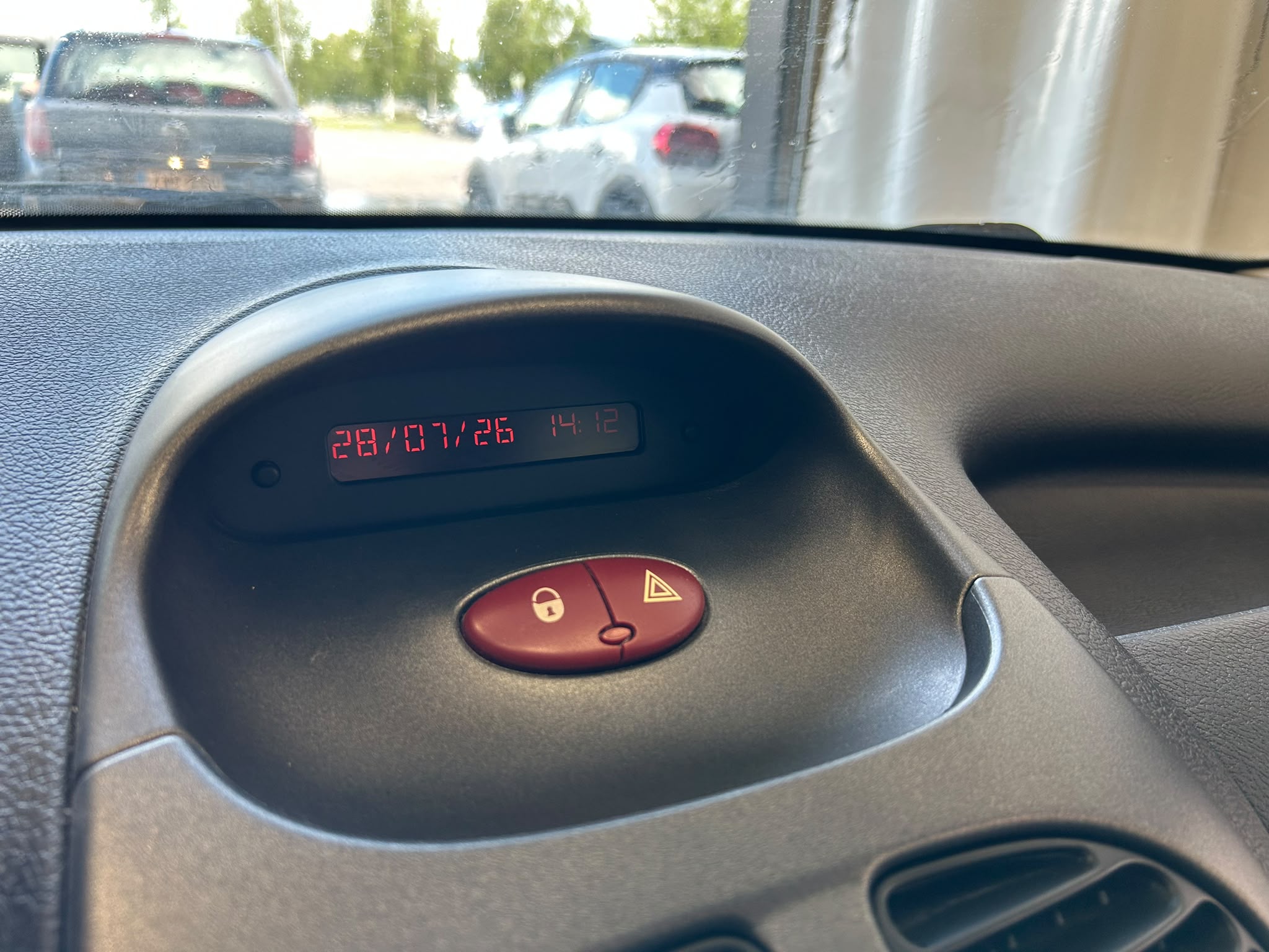 
								Peugeot 206 1,4 Trendy 5ov full									