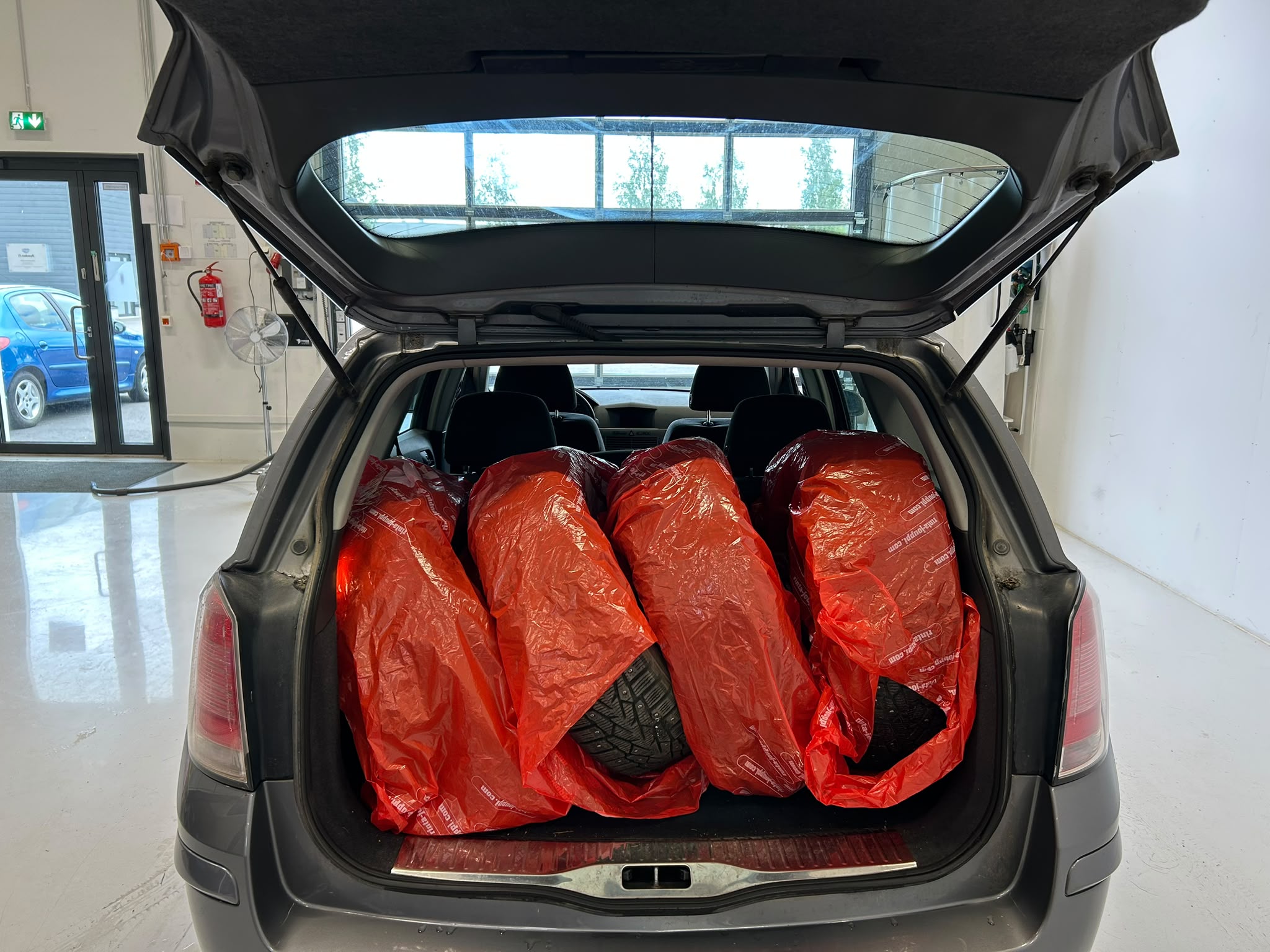 
								Opel 5D Astra STW 1.6 full									