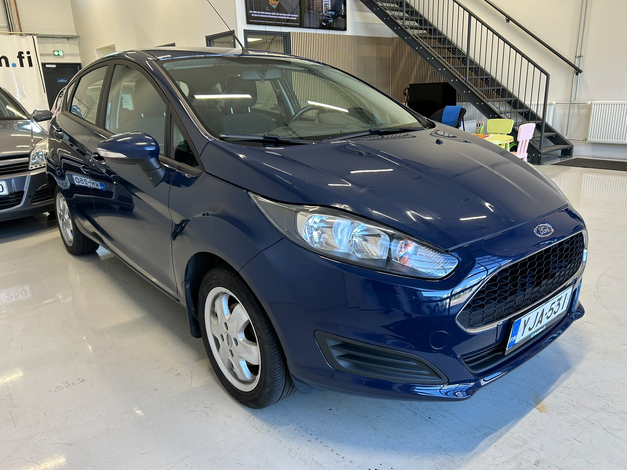 
								Ford Fiesta 1,0 80hv Start/Stop M5 Trend 5-ovinen full									