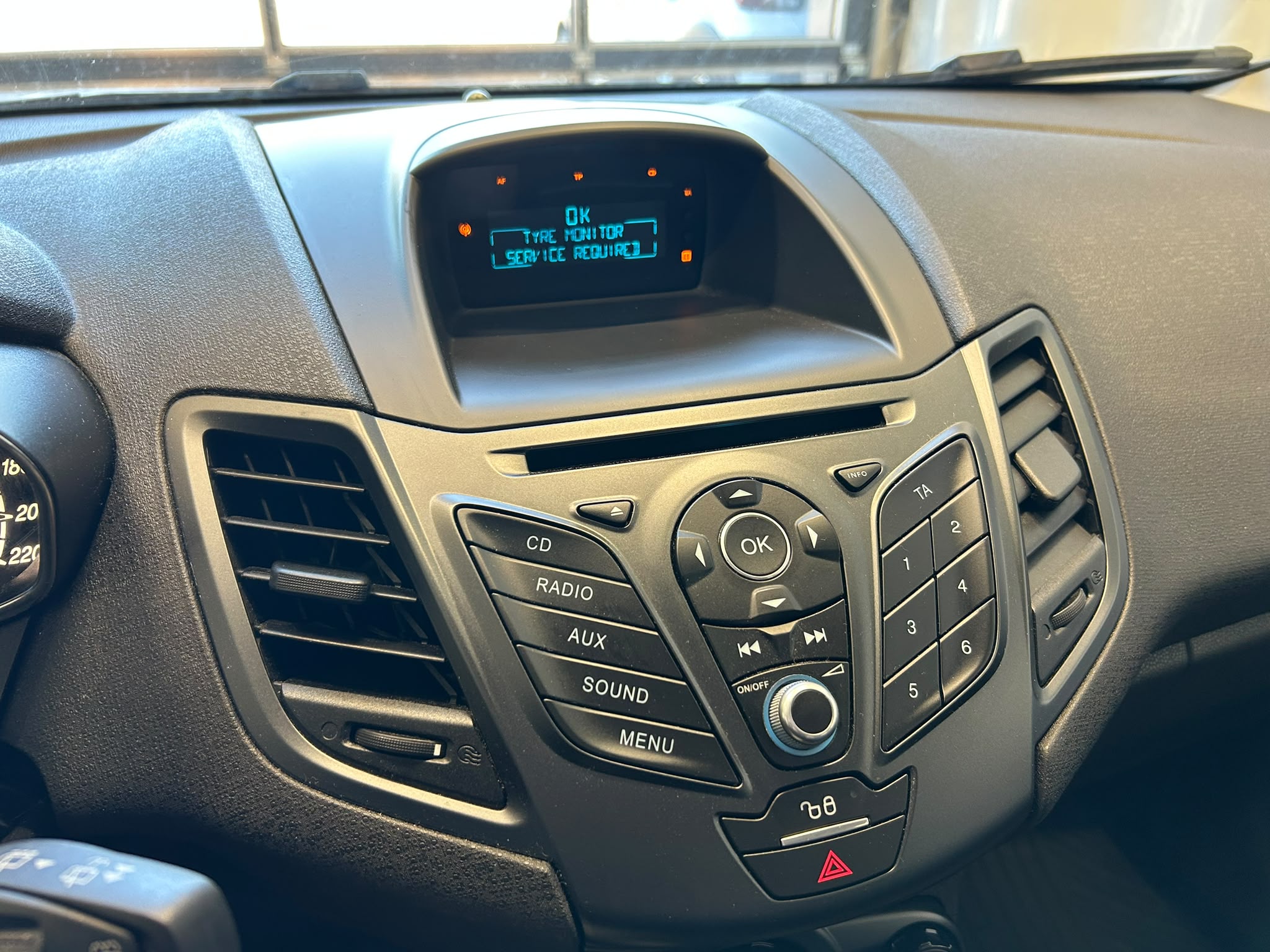 
								Ford Fiesta 1,0 80hv Start/Stop M5 Trend 5-ovinen full									