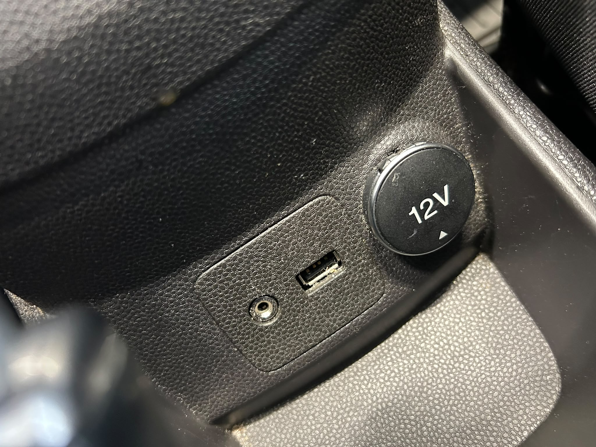 
								Ford Fiesta 1,0 80hv Start/Stop M5 Trend 5-ovinen full									