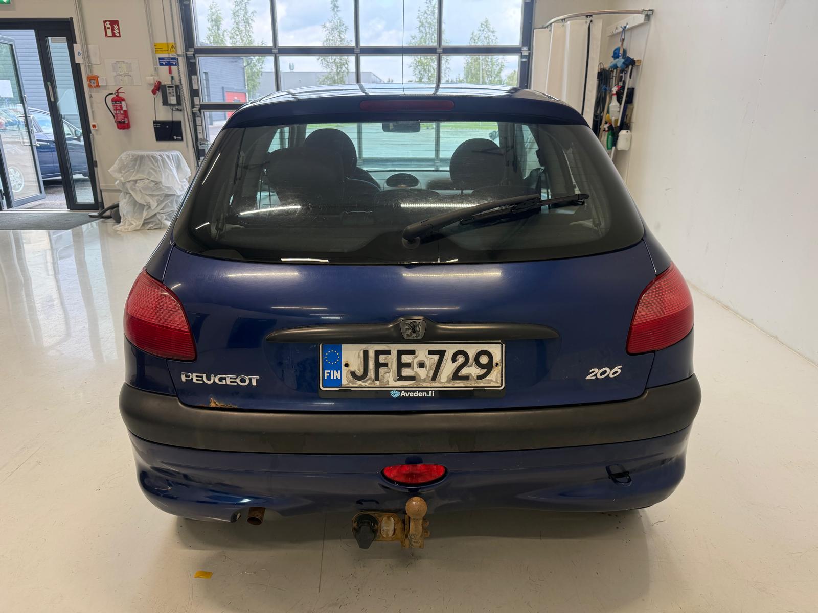 
								Peugeot 206 1,4 XR 3ov full									