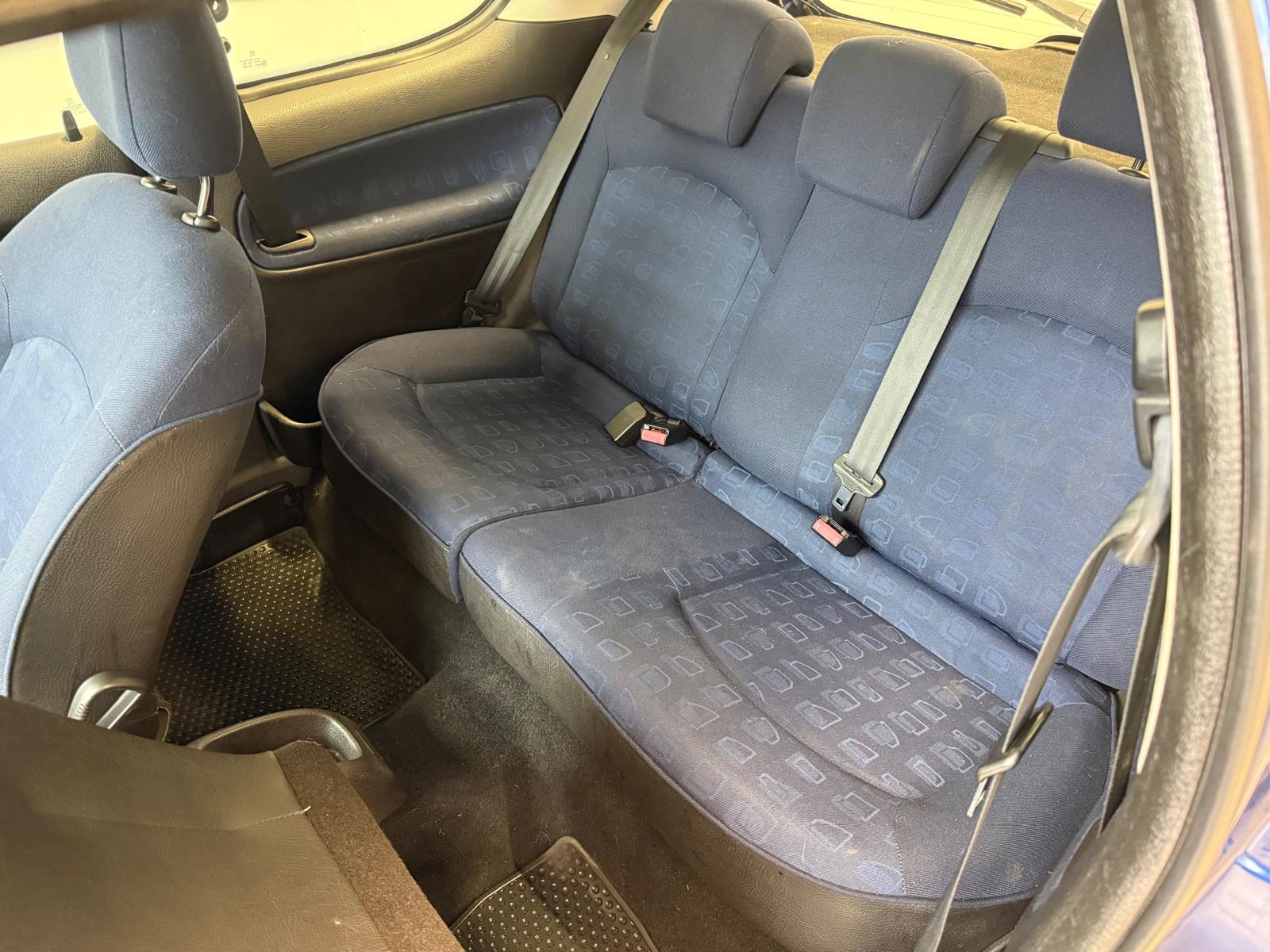 
								Peugeot 206 1,4 XR 3ov full									
