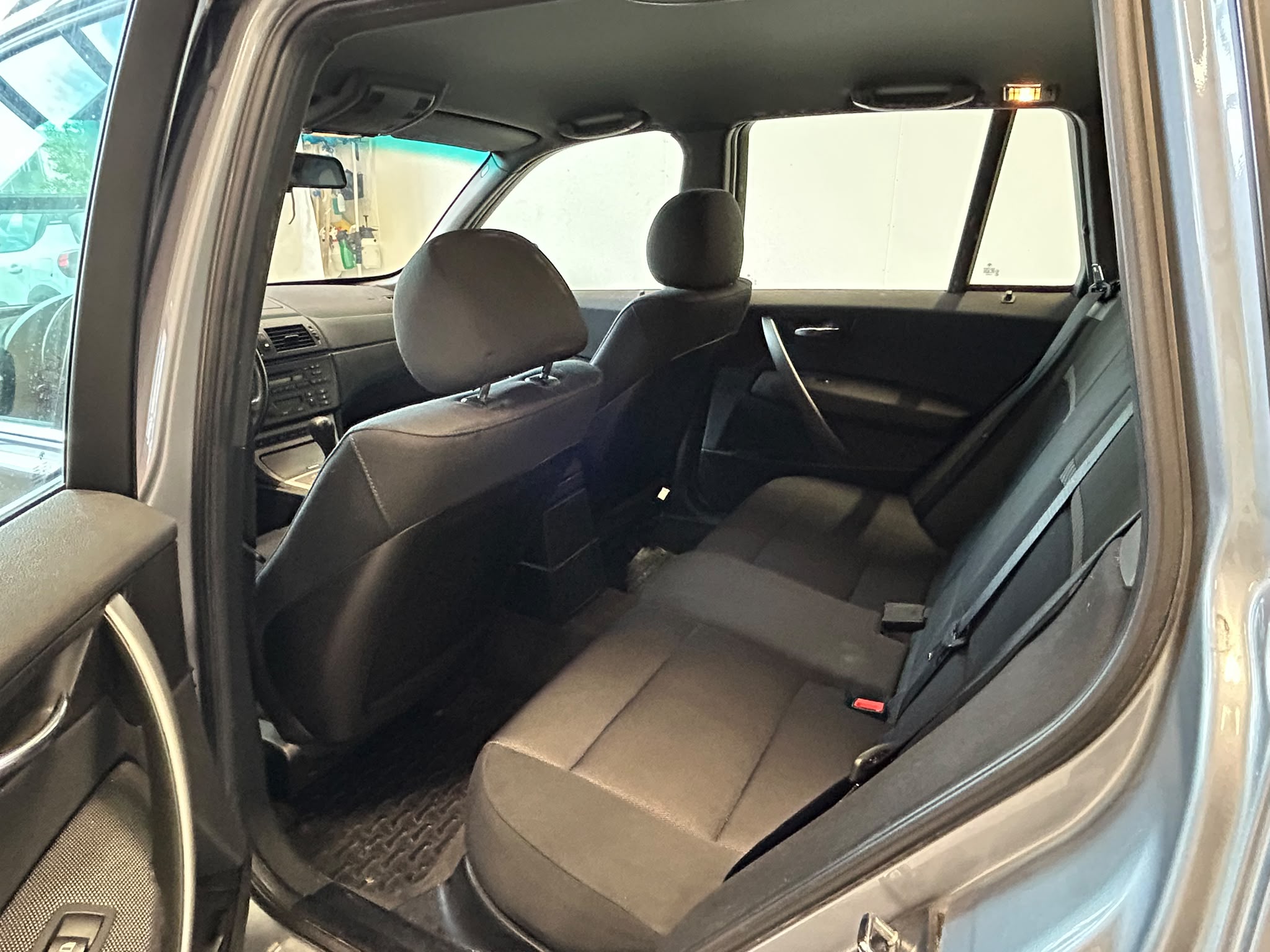 
								BMW X3 (E83) 3.0 i xDrive full									