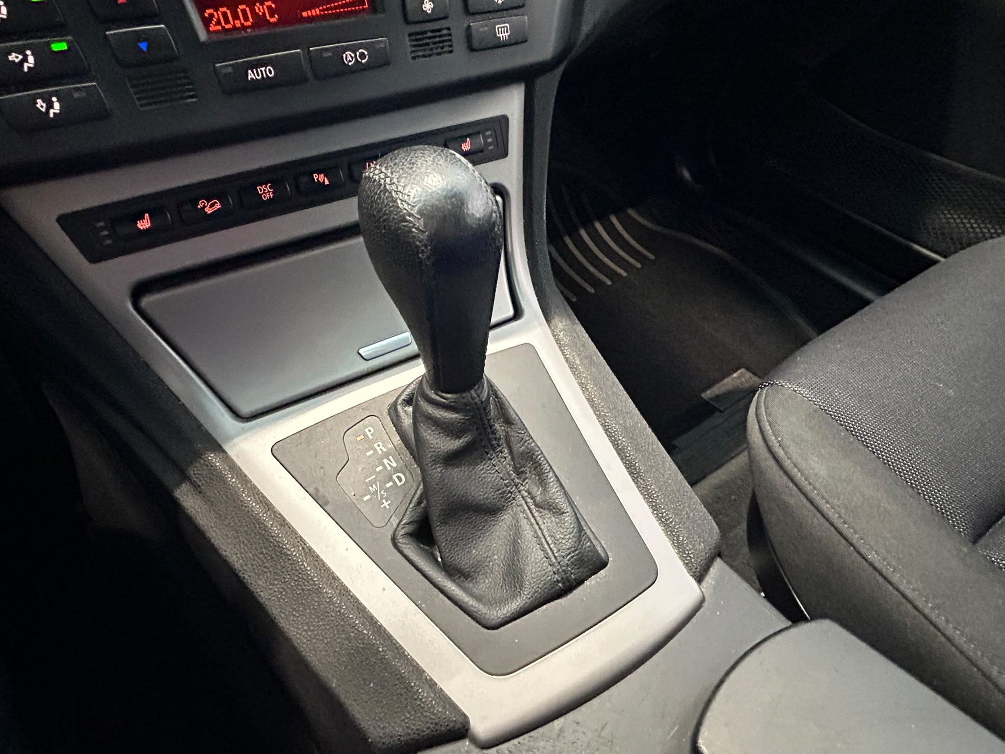 
								BMW X3 (E83) 3.0 i xDrive full									