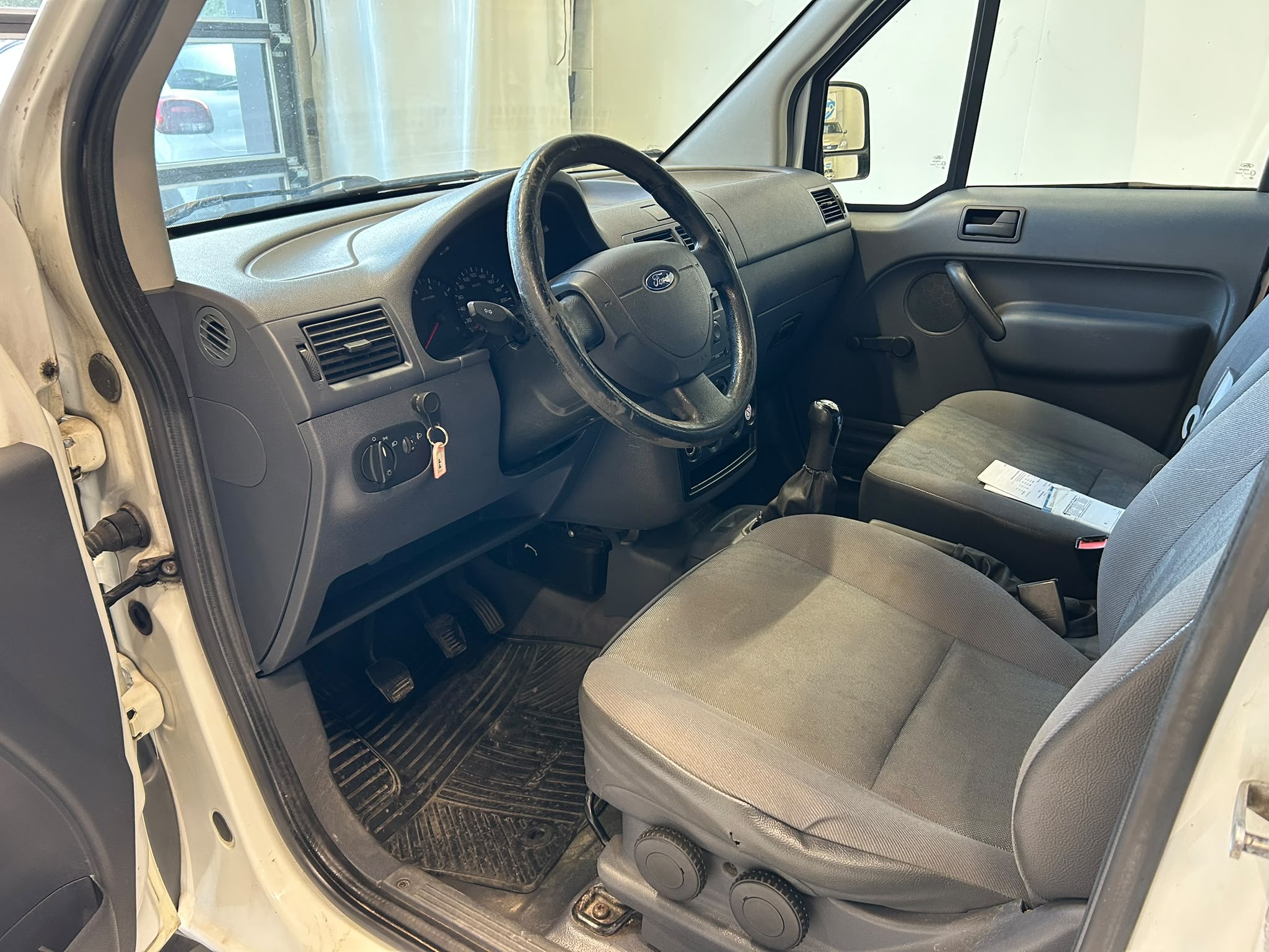 
								Ford Transit Connect T200 1.8 TDCi 75hv full									