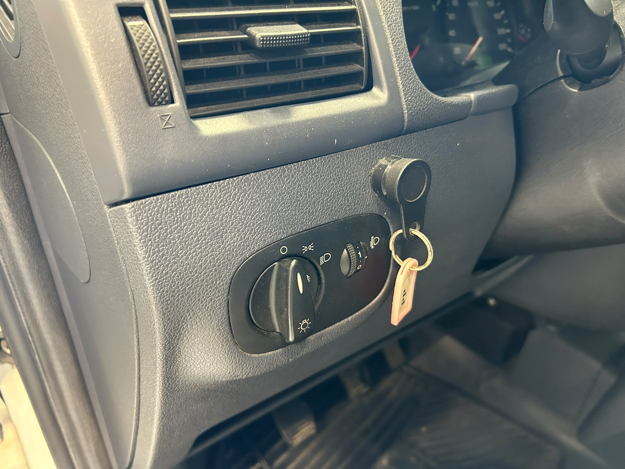 
								Ford Transit Connect T200 1.8 TDCi 75hv full									