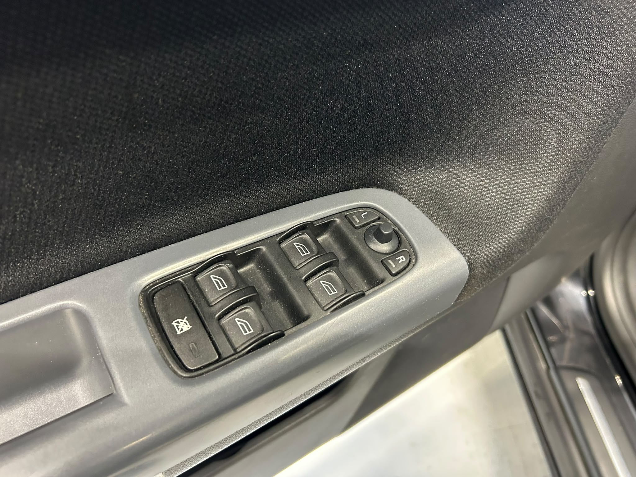 
								Volvo V50 1,6D (110 hv) Kinetic man full									